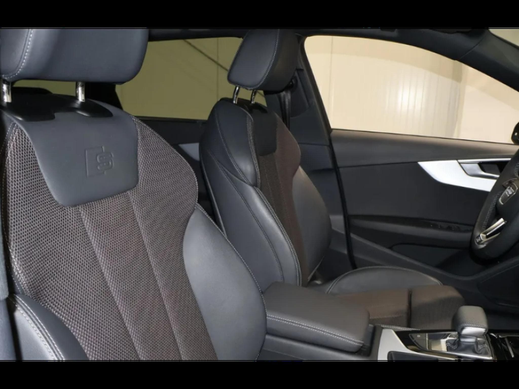 Audi A4 Avant S-line 40 TDI s-tronic (2025) - Photo 4