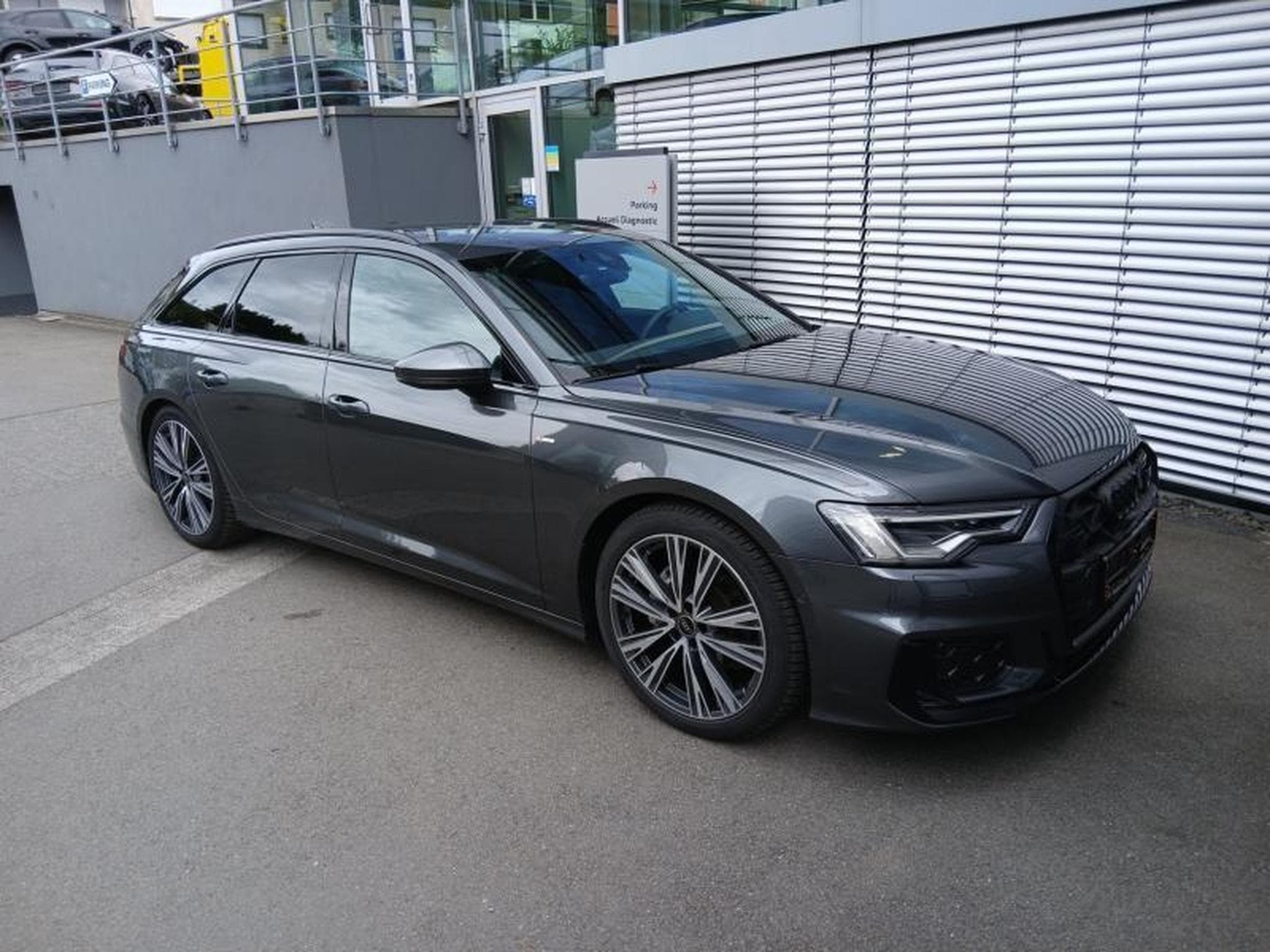 Audi A6 Avant S-line 40 TDI s-tronic (2025) - Photo 5