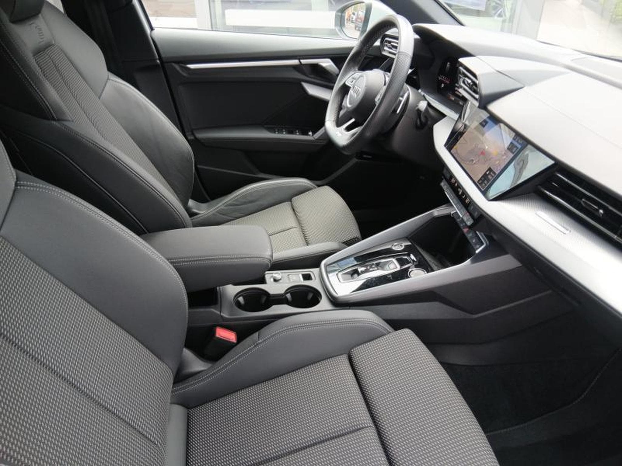 Audi A3 Sportback S-line 35 TDI s-tronic (2025) - Photo 9