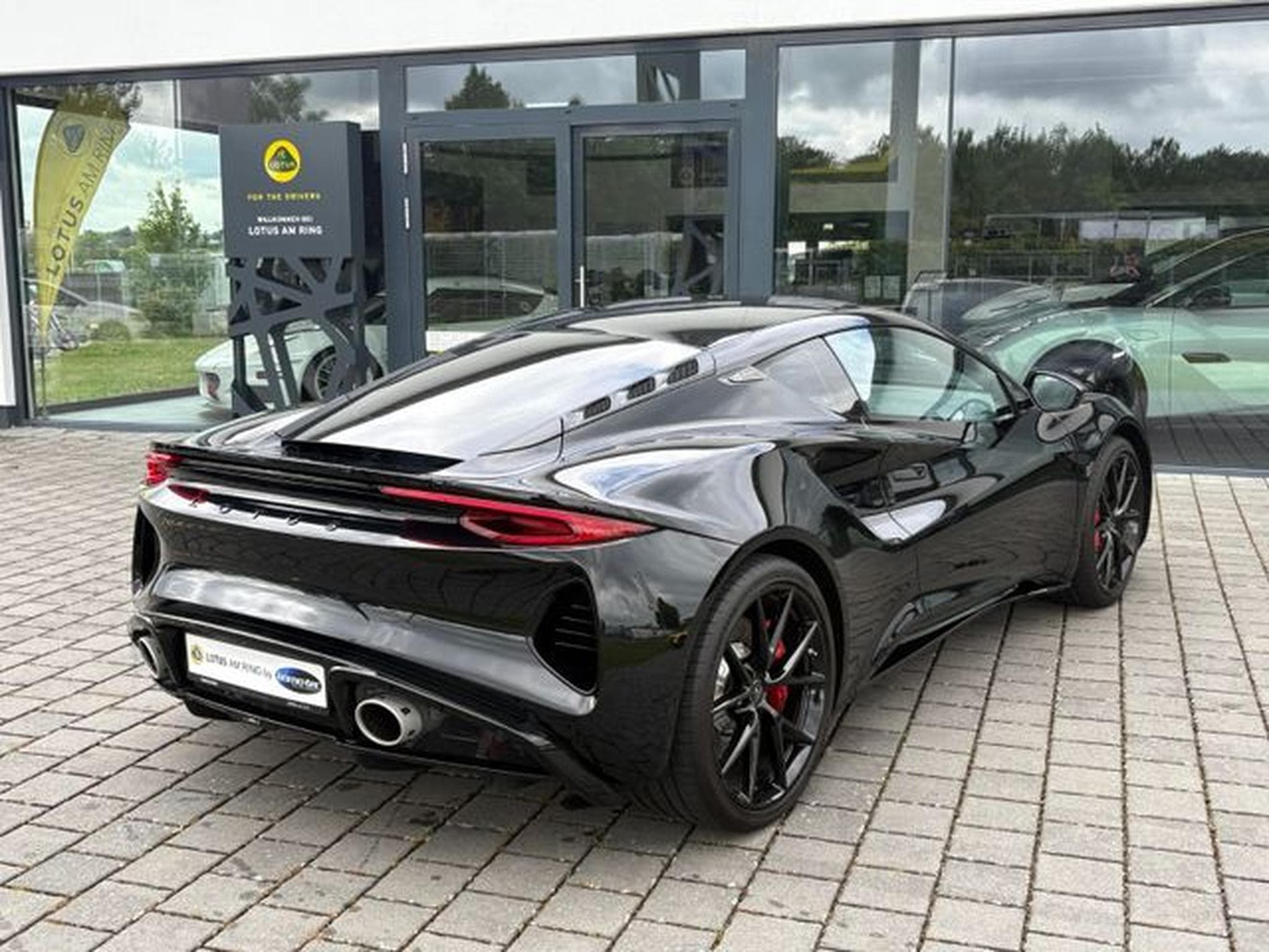 Lotus Emira I4 DCT "First Edition" by Lotus am Ring (2024) - Photo 4
