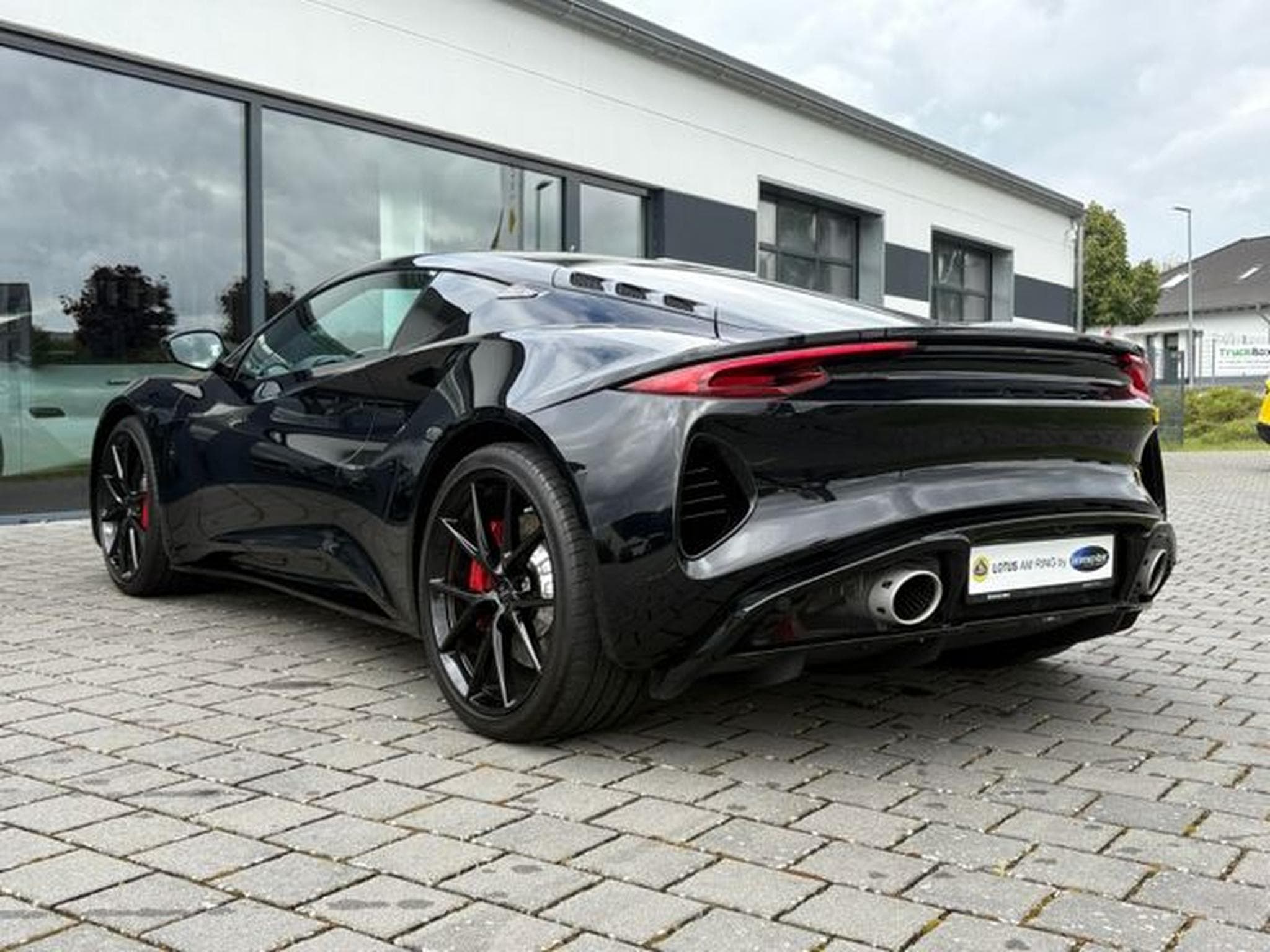Lotus Emira I4 DCT "First Edition" by Lotus am Ring (2024) - Photo 6