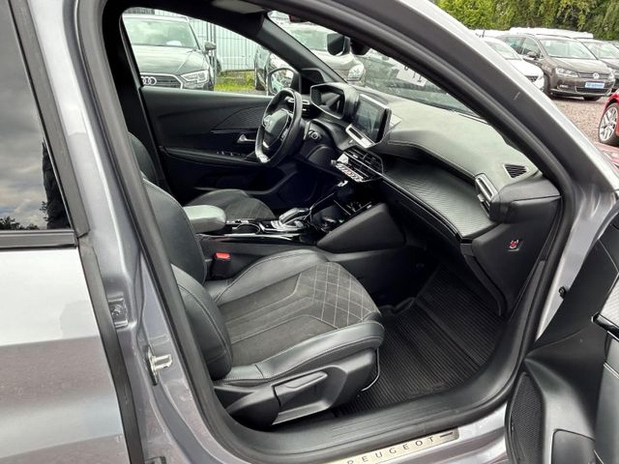 Peugeot 208 208 GT Pack *Automatik* Panorama*Kamera*ACC* (2022) - Photo 10