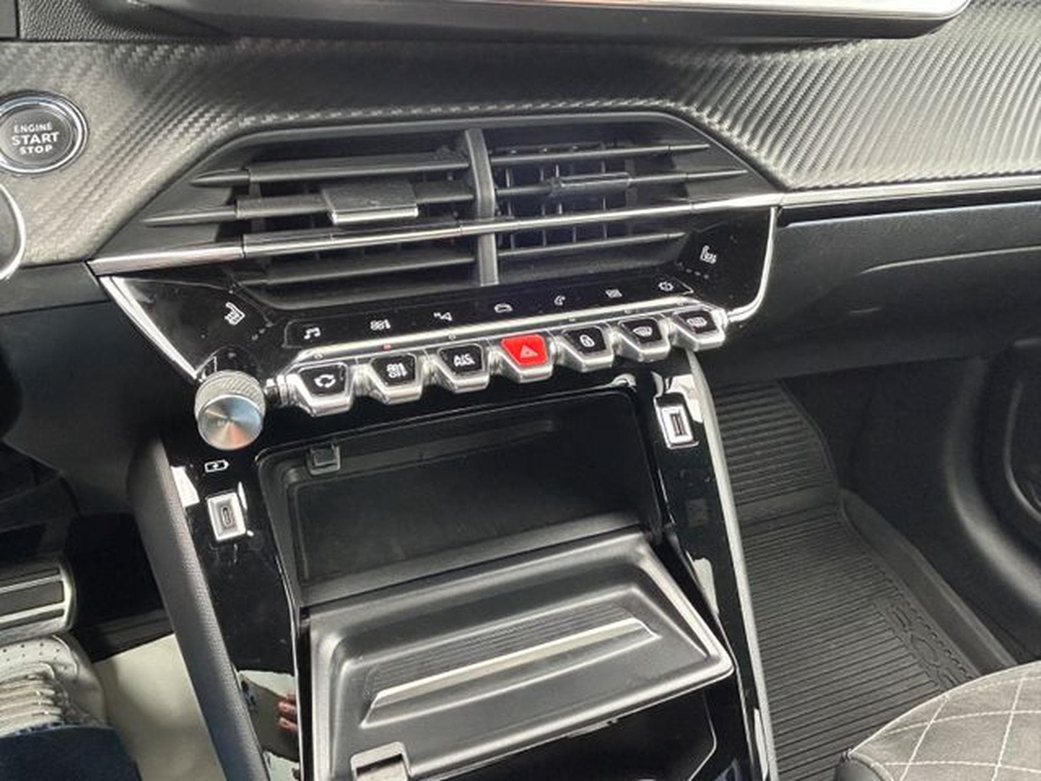 Peugeot 208 208 GT Pack *Automatik* Panorama*Kamera*ACC* (2022) - Photo 17