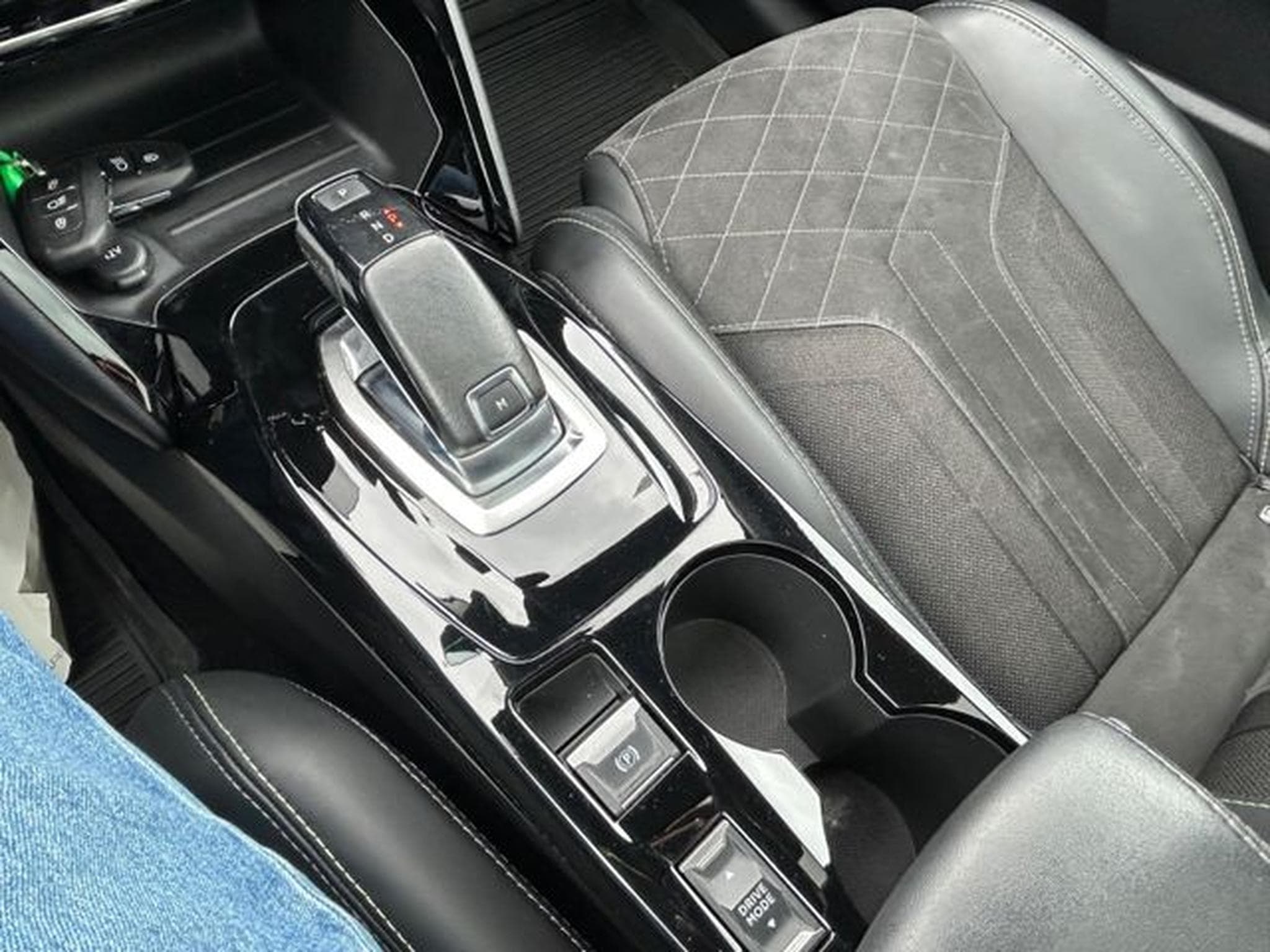 Peugeot 208 208 GT Pack *Automatik* Panorama*Kamera*ACC* (2022) - Photo 18
