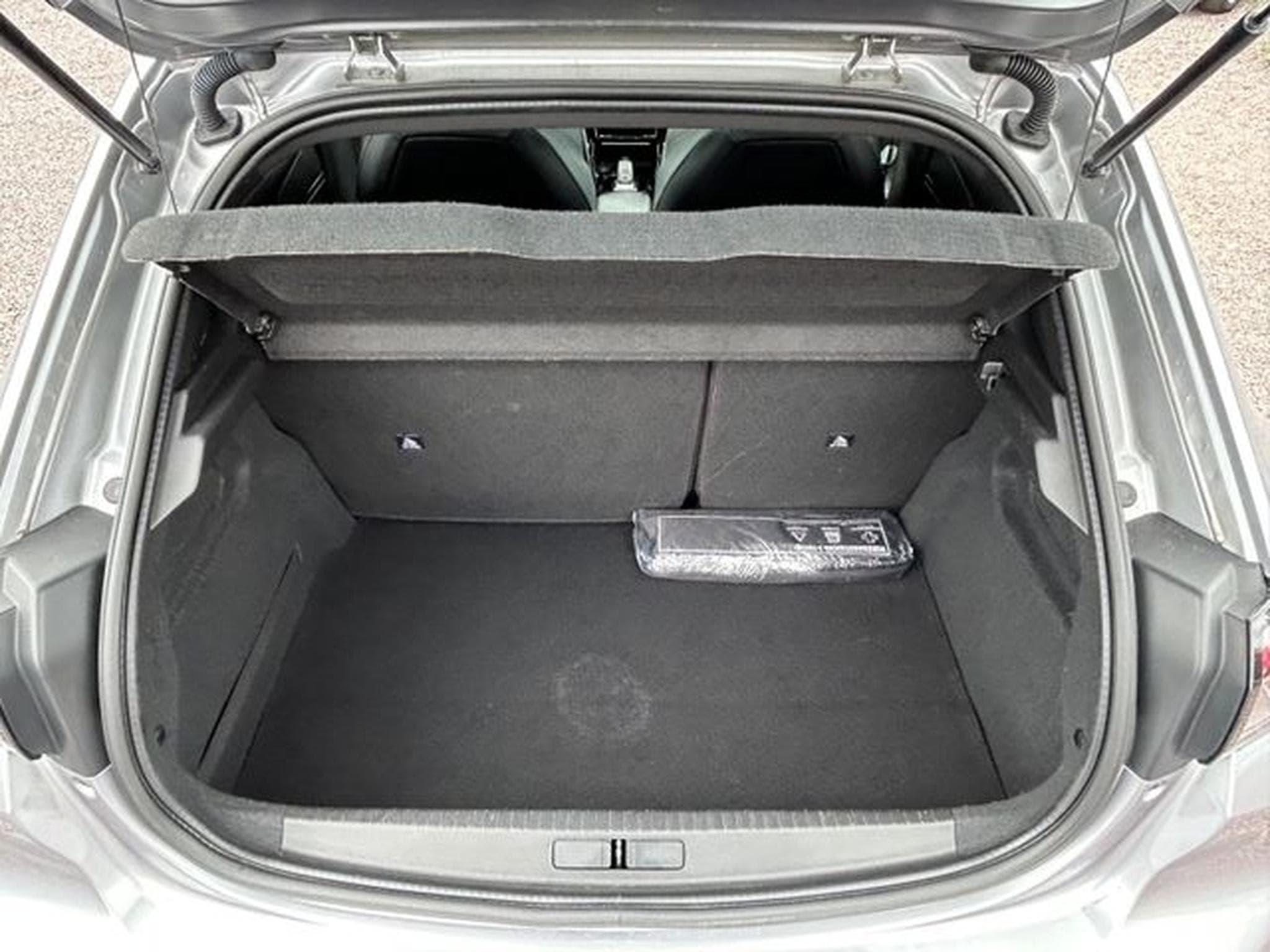 Peugeot 208 208 GT Pack *Automatik* Panorama*Kamera*ACC* (2022) - Photo 19