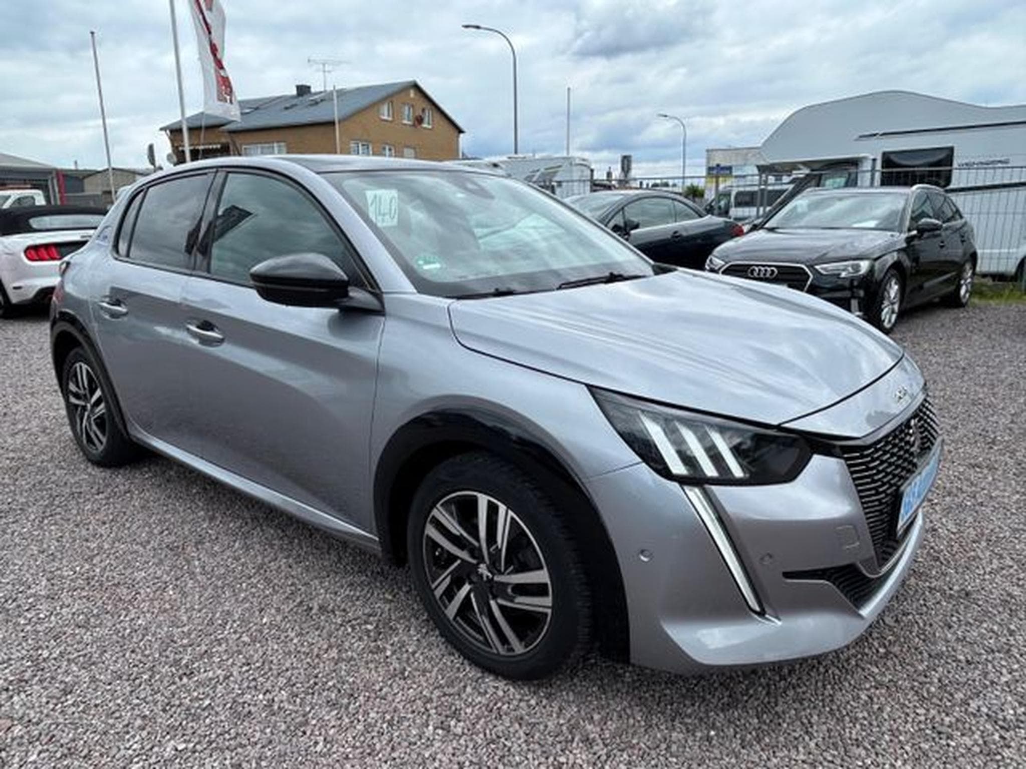 Peugeot 208 208 GT Pack *Automatik* Panorama*Kamera*ACC* (2022) - Photo 3