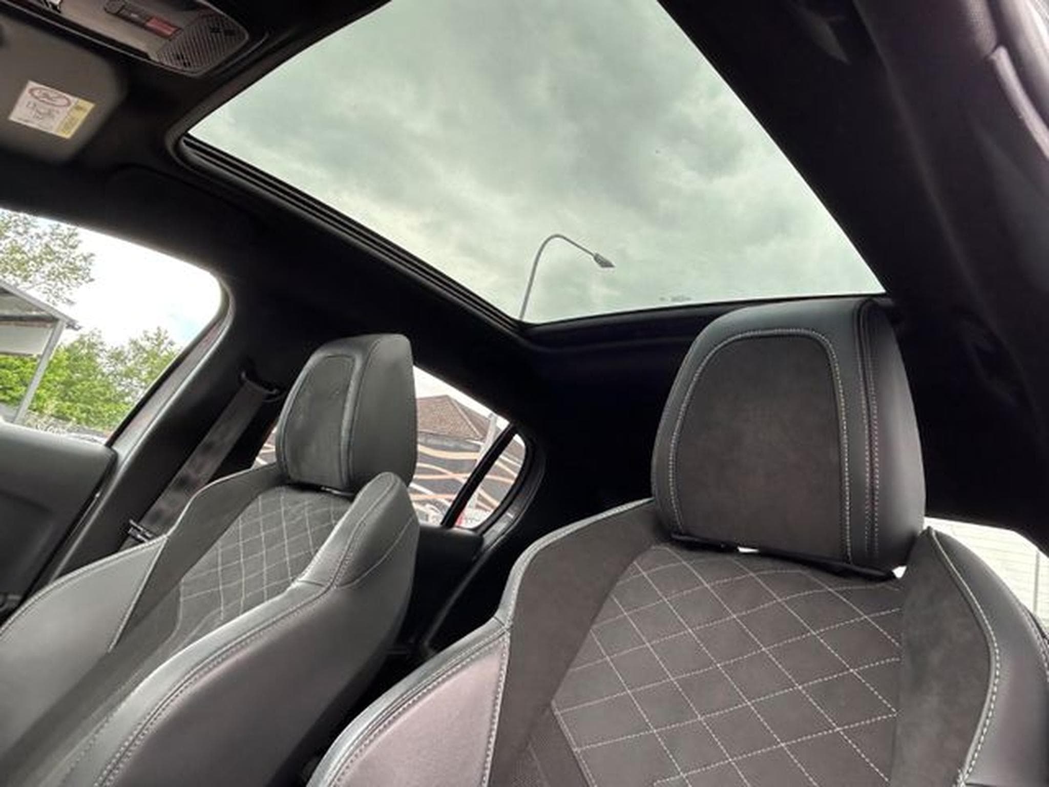 Peugeot 208 208 GT Pack *Automatik* Panorama*Kamera*ACC* (2022) - Photo 8