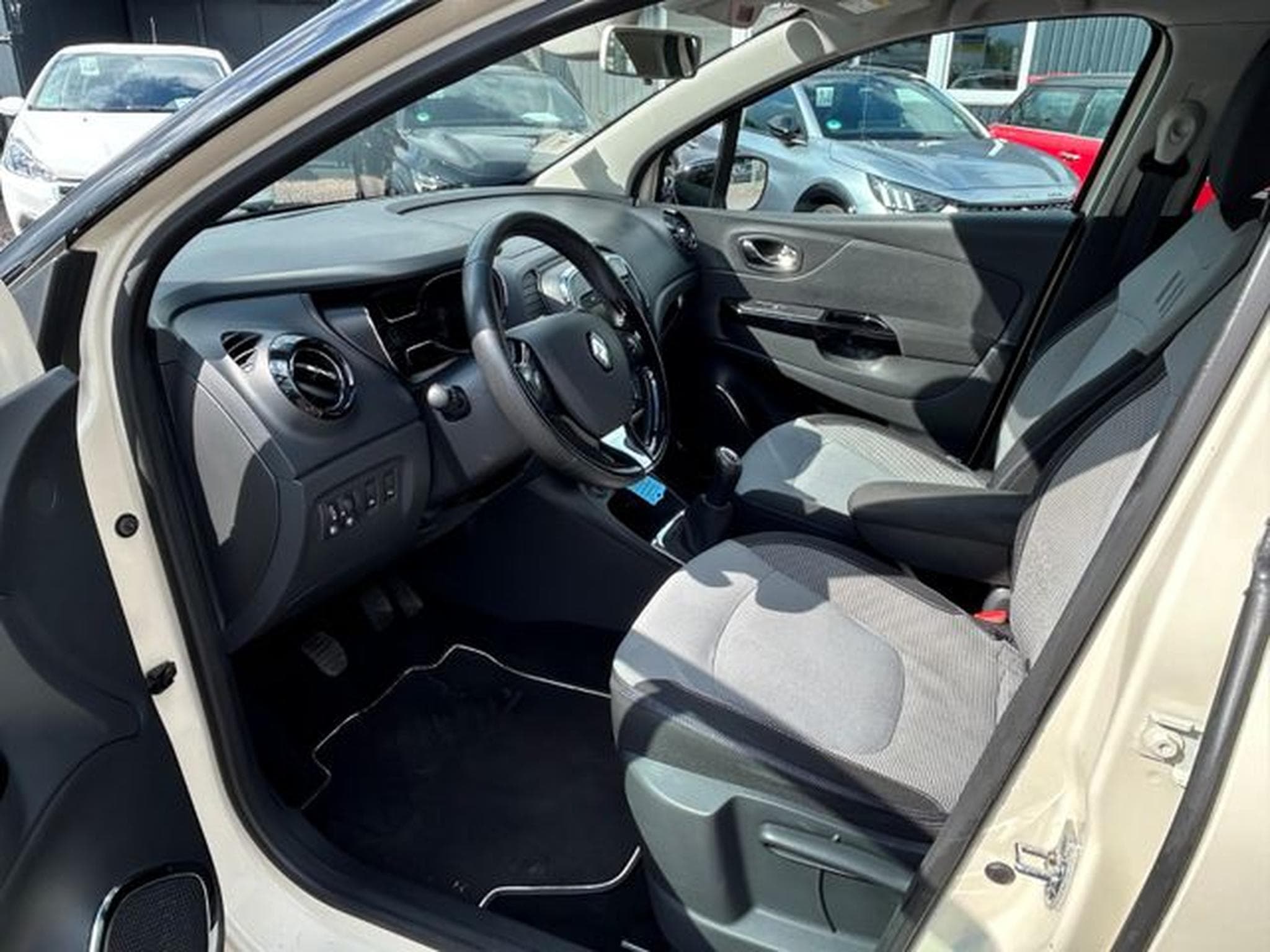 Renault Captur Captur 1.5 DCi *Navi*Keyless-Go*Tempomat*Euro5* (2014) - Photo 7