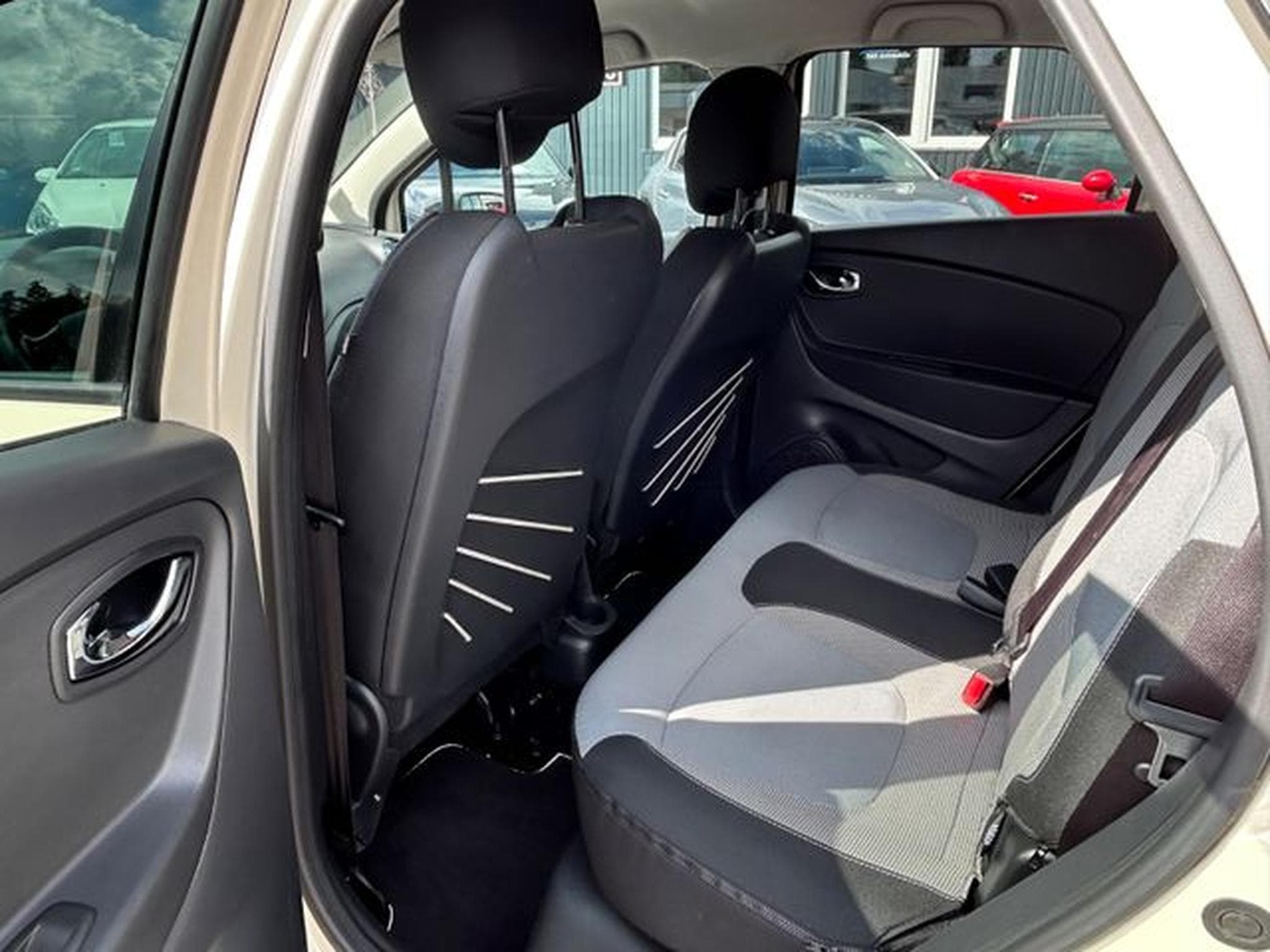 Renault Captur Captur 1.5 DCi *Navi*Keyless-Go*Tempomat*Euro5* (2014) - Photo 8