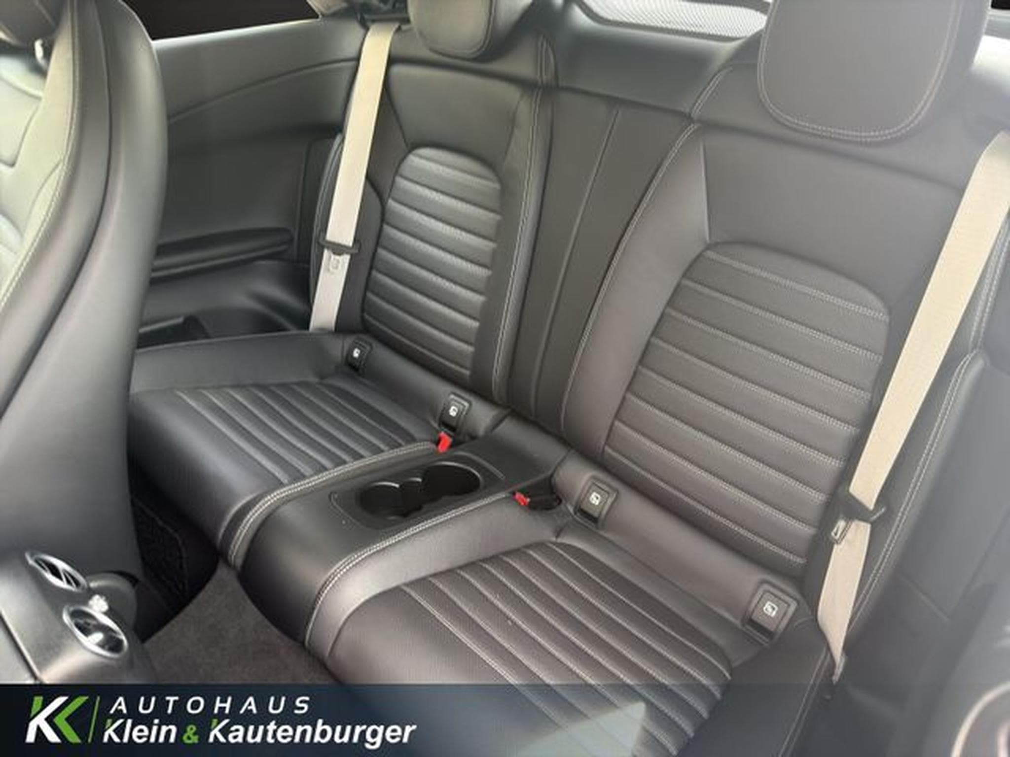 Mercedes C 180 C 180 AMG Line +MBUX+360°+NACKENWÄRMER+LED (2019) - Photo 15