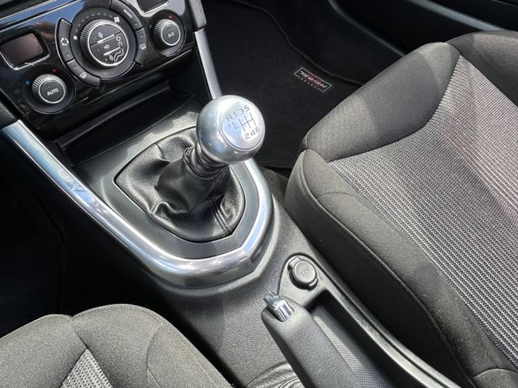 Peugeot 308 308 CC Cabrio 2.0 HDI Premium *Euro5*Klimaaut.* (2010) - Photo 13