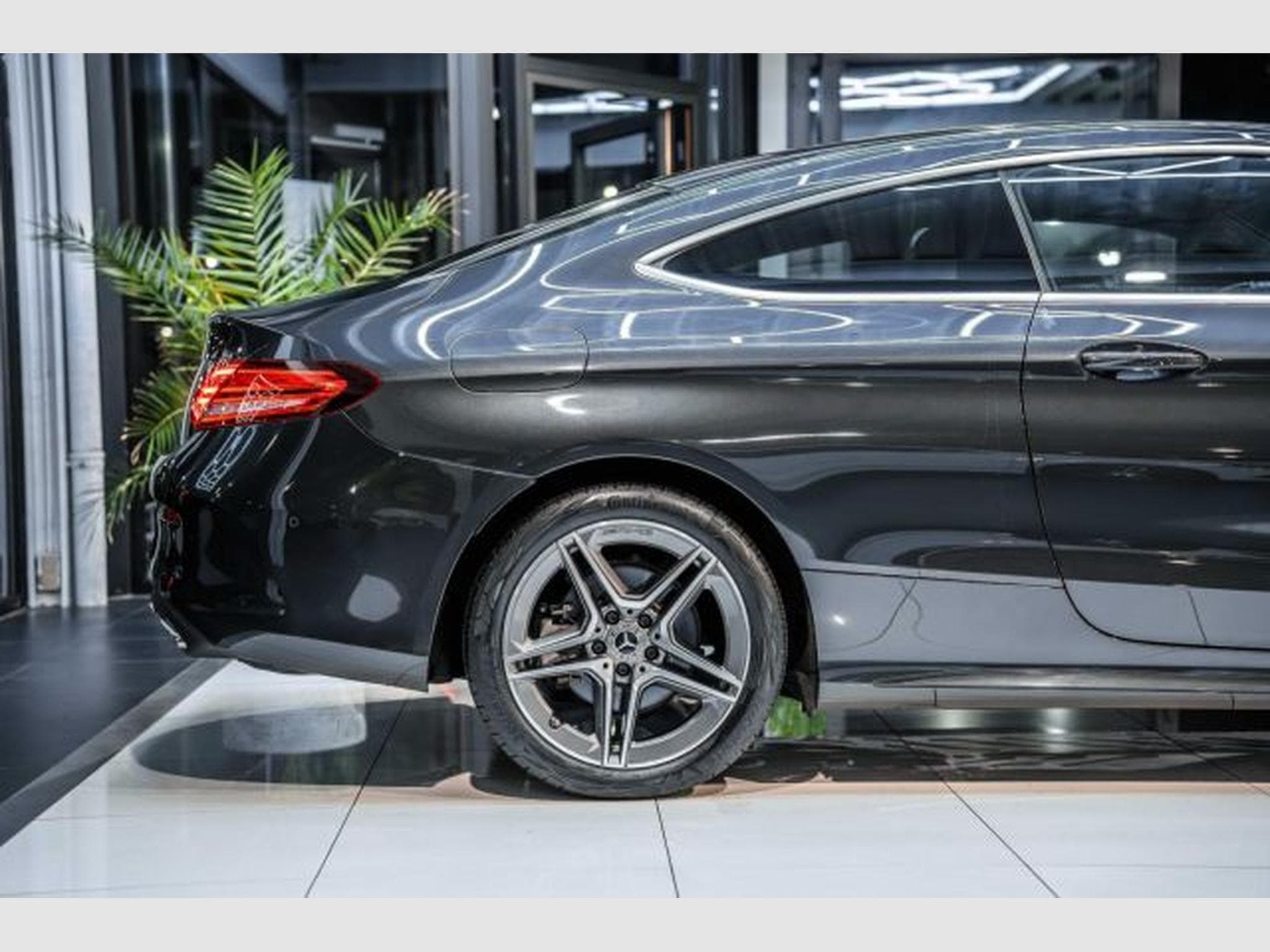 Mercedes C 220 C220d 9G troni 4Matic AMG-Line NAVI LED RFK 1.HD (2020) - Photo 9