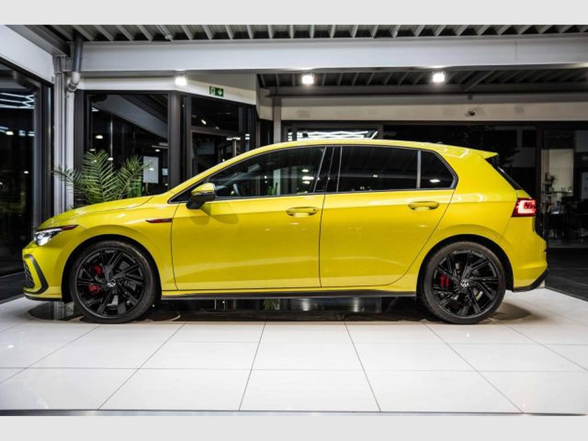 VW Golf Golf 8 GTI 2.0 TSI DSG NAVI IQ-LED AHK Side 18 Z (2023) - Foto 11