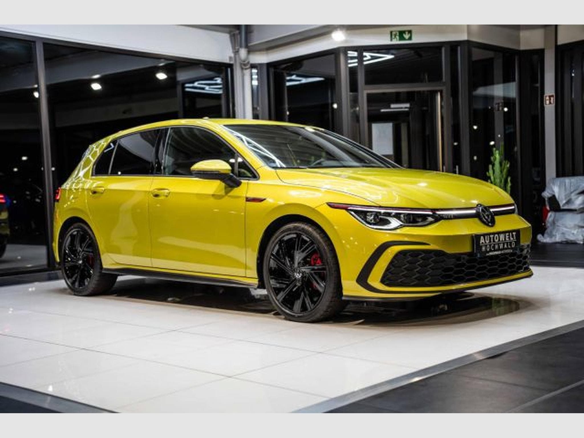 VW Golf Golf 8 GTI 2.0 TSI DSG NAVI IQ-LED AHK Side 18 Z (2023) - Foto 6
