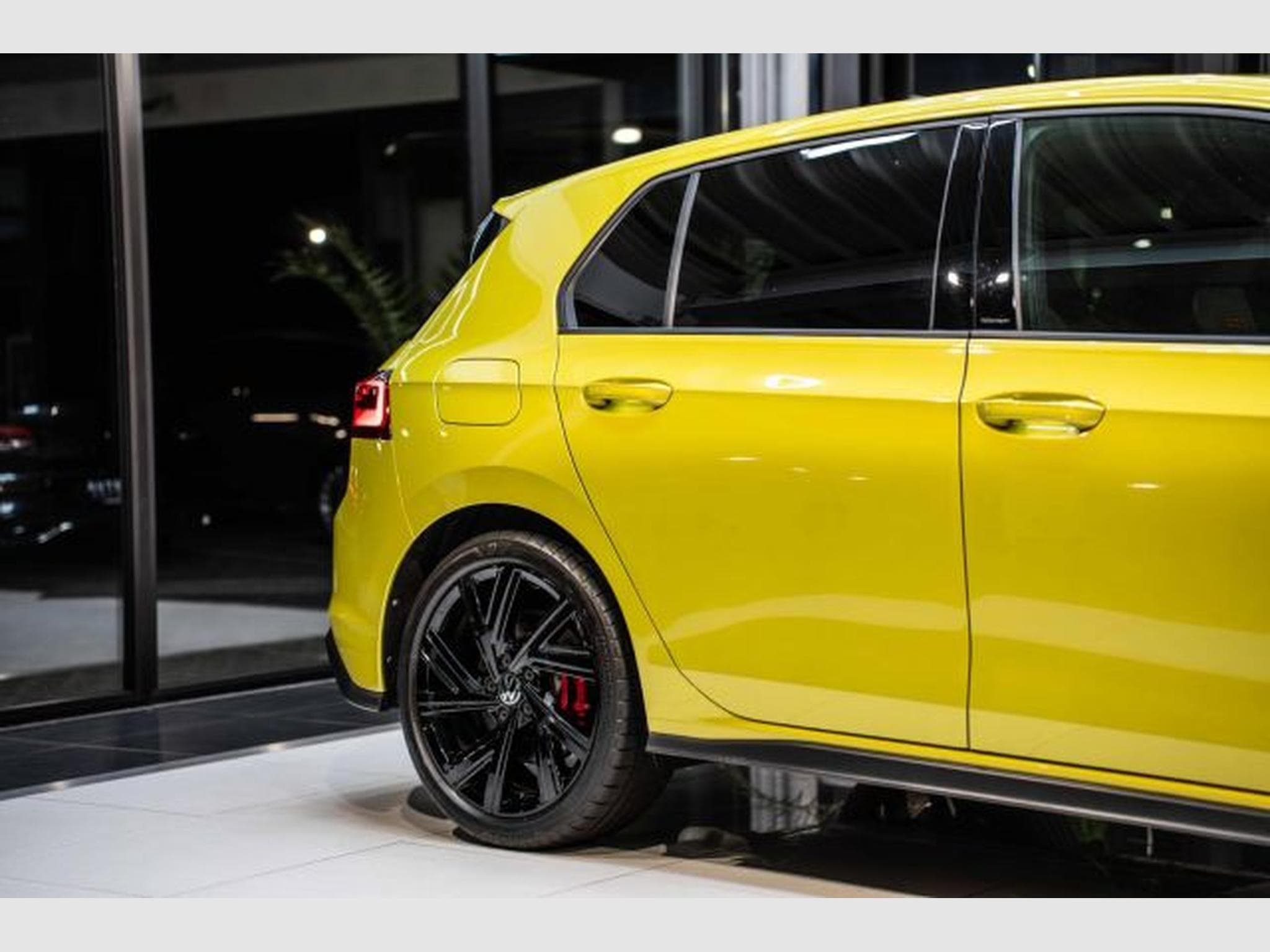 VW Golf Golf 8 GTI 2.0 TSI DSG NAVI IQ-LED AHK Side 18 Z (2023) - Foto 8