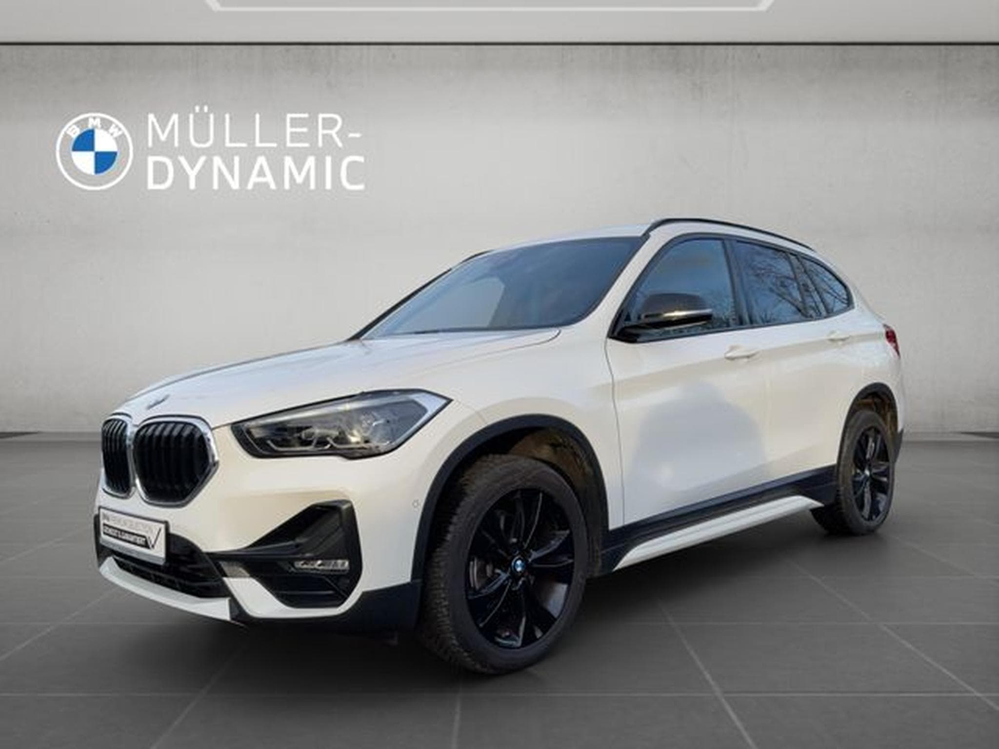 BMW X1 X1 sDrive18d SPORT LINE AUTOMATIK NAVI AHK LED P (2021) - Photo 1