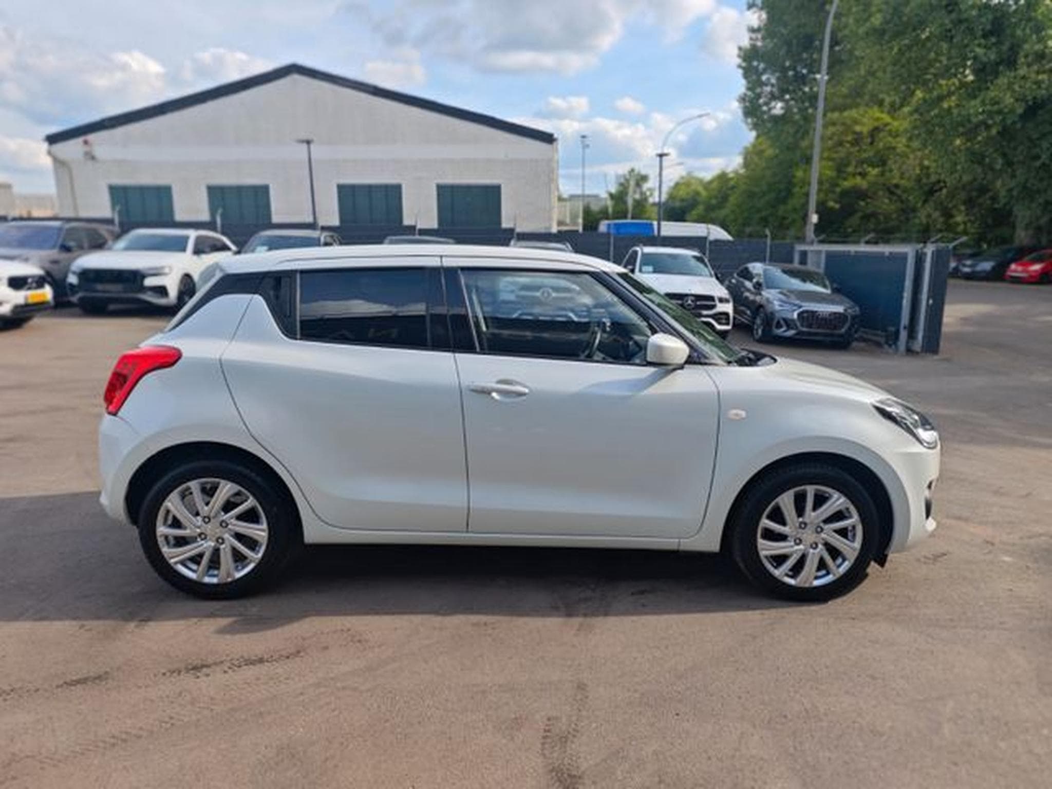 Suzuki Swift SWIFT COMFORT*AUTOMATIK*KAM*KLIMA*ALU*NAVI* (2022) - Photo 14