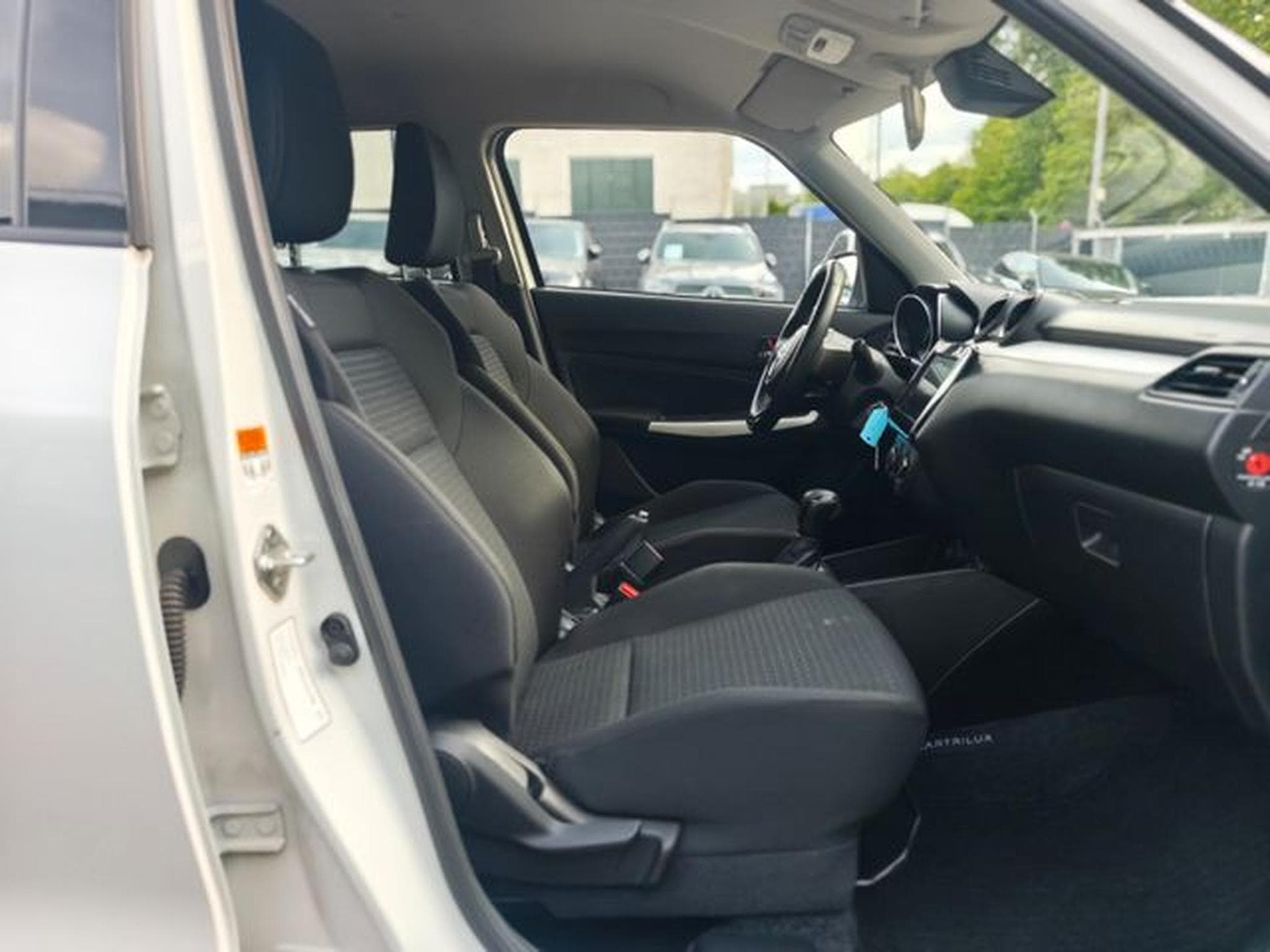 Suzuki Swift SWIFT COMFORT*AUTOMATIK*KAM*KLIMA*ALU*NAVI* (2022) - Photo 15