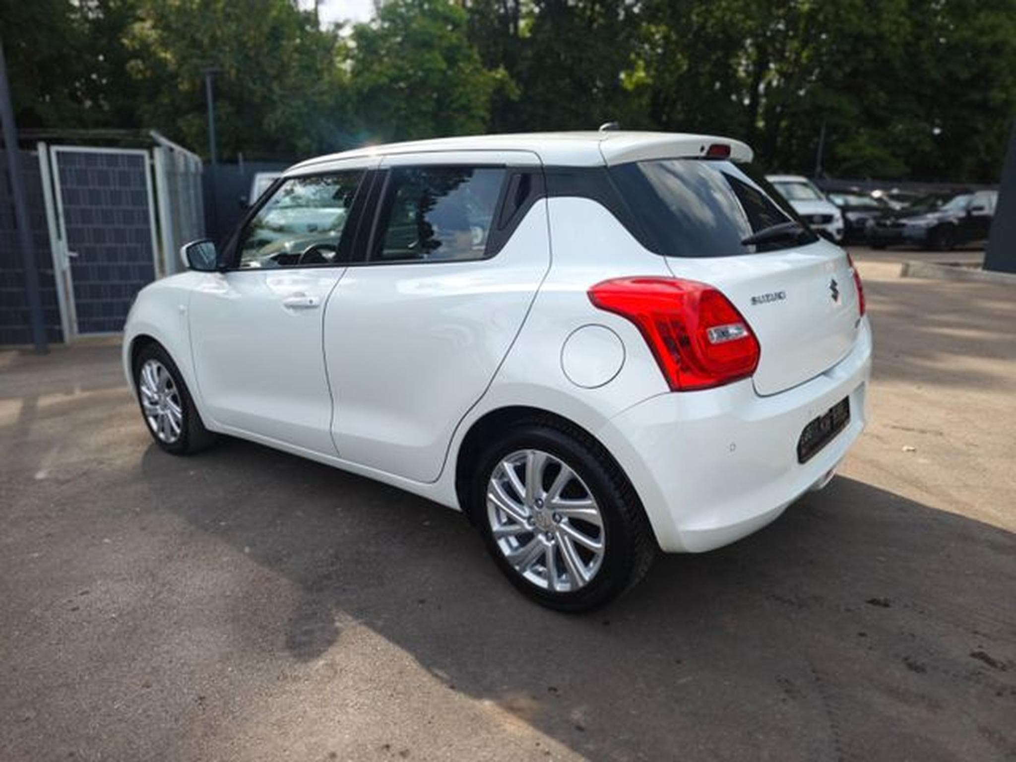 Suzuki Swift SWIFT COMFORT*AUTOMATIK*KAM*KLIMA*ALU*NAVI* (2022) - Photo 9