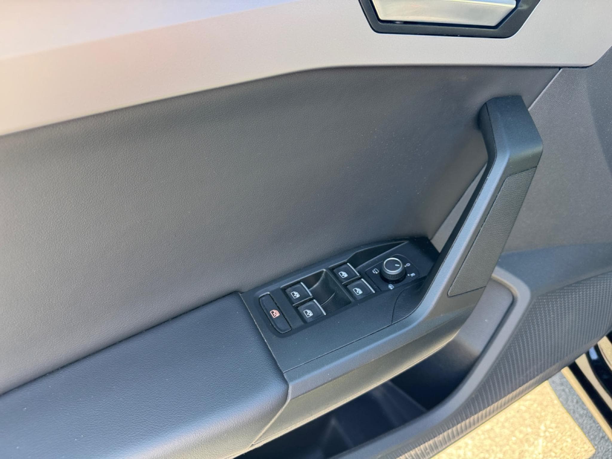 Seat Leon 2.0 CR TDi FR DPF DSG (2023) - Foto 11