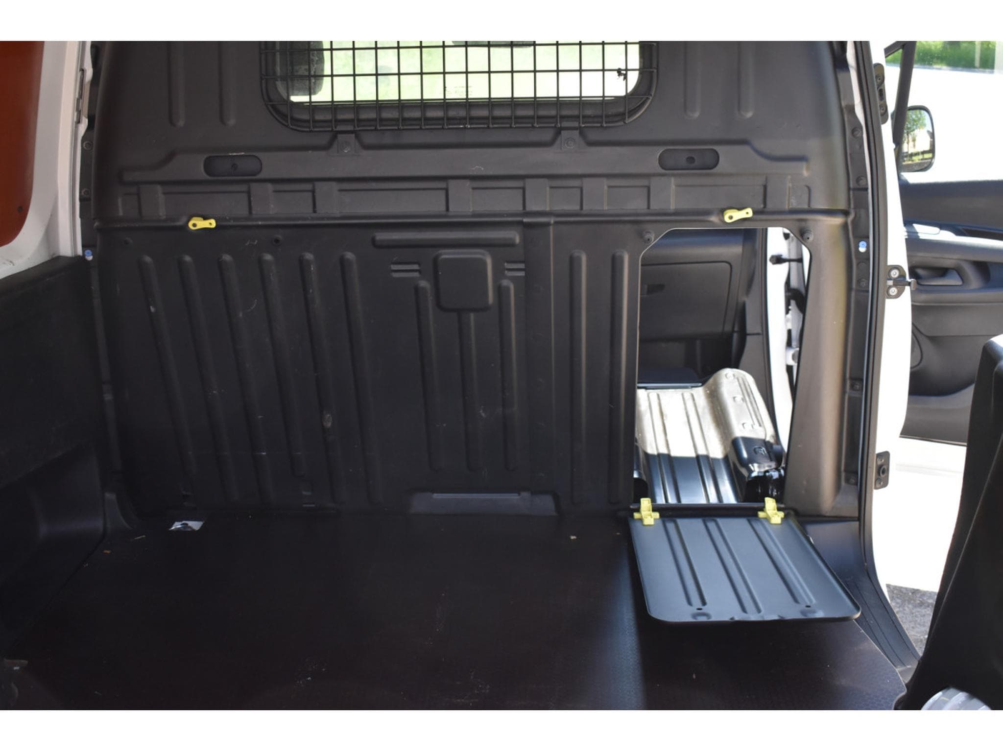 Peugeot Partner 1,6 HDI Airco 3 places (2019) - Foto 10