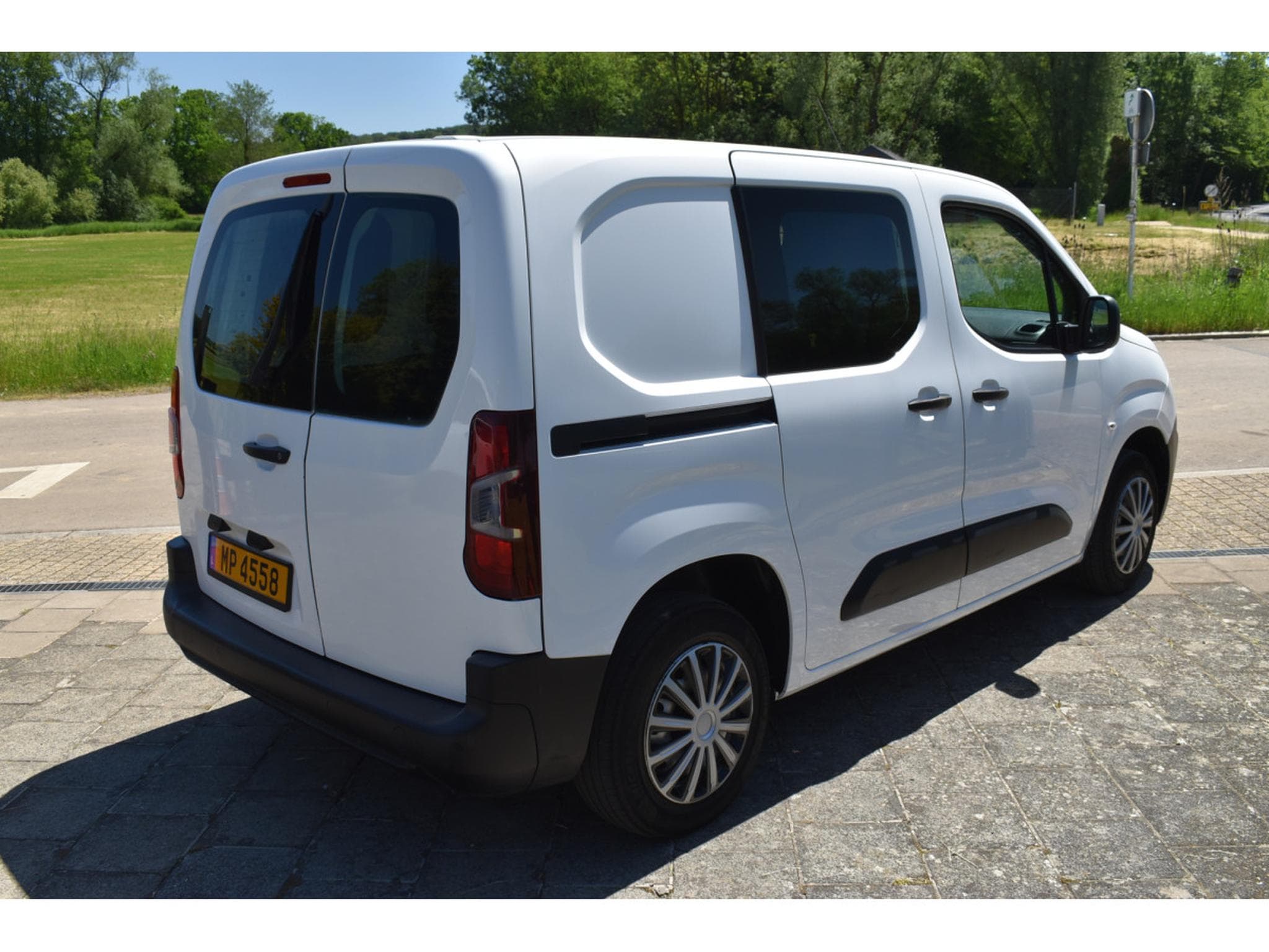 Peugeot Partner 1,6 HDI Airco 3 places (2019) - Foto 4