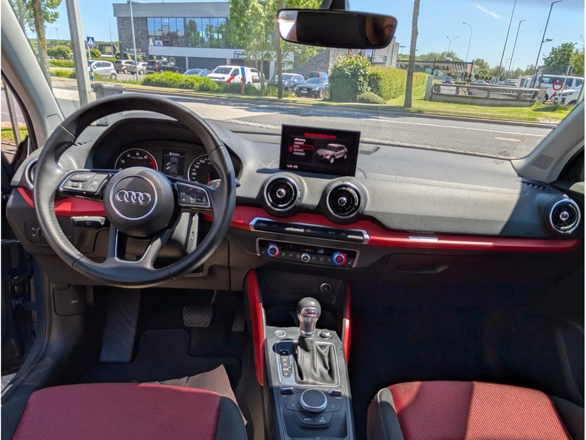 Audi Q2 1.5 TFSI S-LINE DSG (2020) - Foto 8