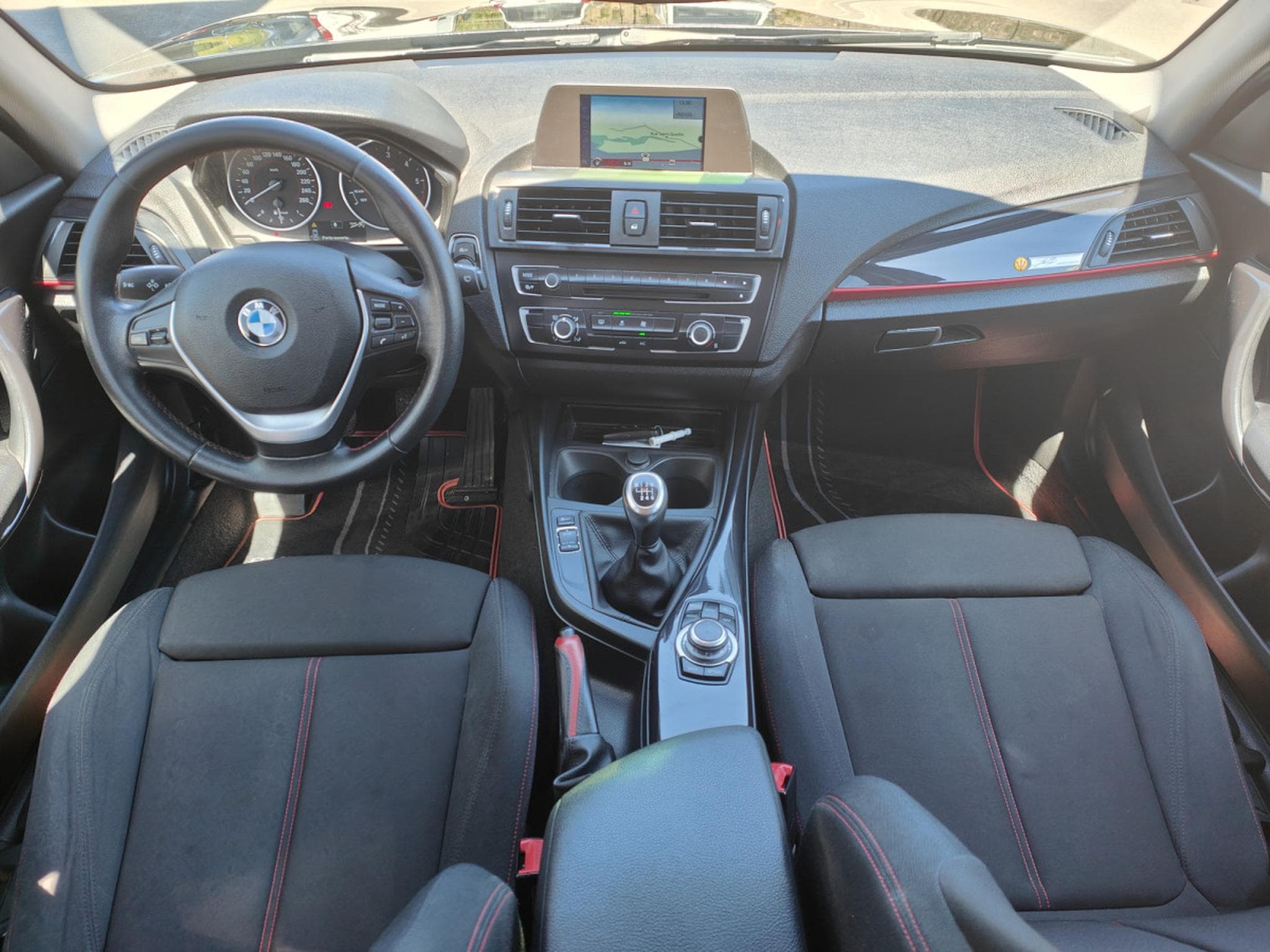 BMW 116 116d RED DEVILS EDITION GPS BLUETOOTH CLIMATISATION (2014) - Foto 11