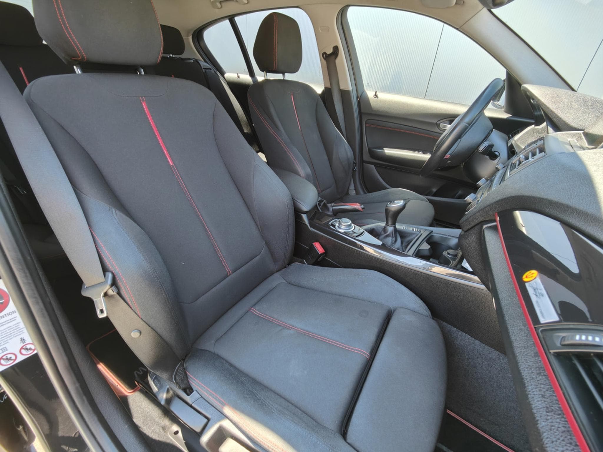 BMW 116 116d RED DEVILS EDITION GPS BLUETOOTH CLIMATISATION (2014) - Foto 7