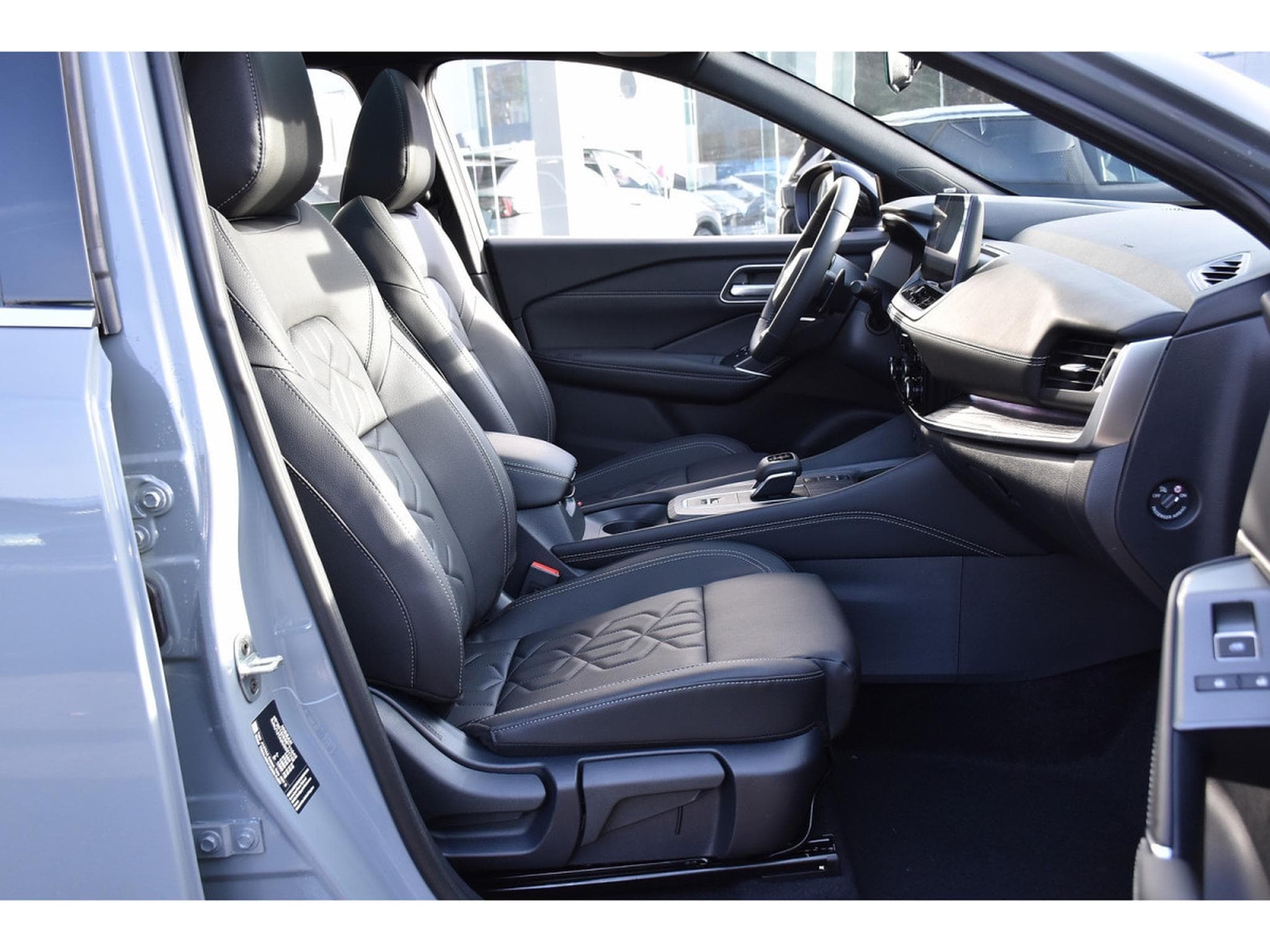 Nissan Qashqai 1.3 DIG-T MHEV Tekna Xtronic CUIR MEMO BOSE PANO NEUF (2025) - Foto 7