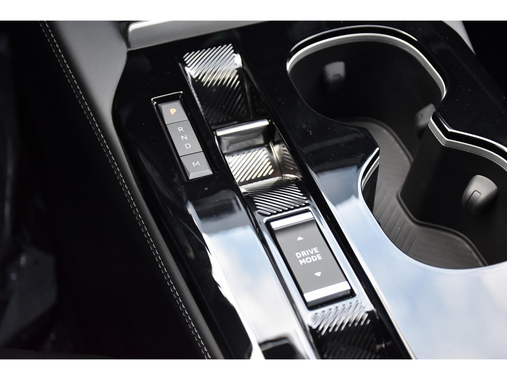 Citroën C5 X 1.2 PureTech PLUS EAT8 CUIR ACC HUD LANE NEUVE (2024) - Foto 20