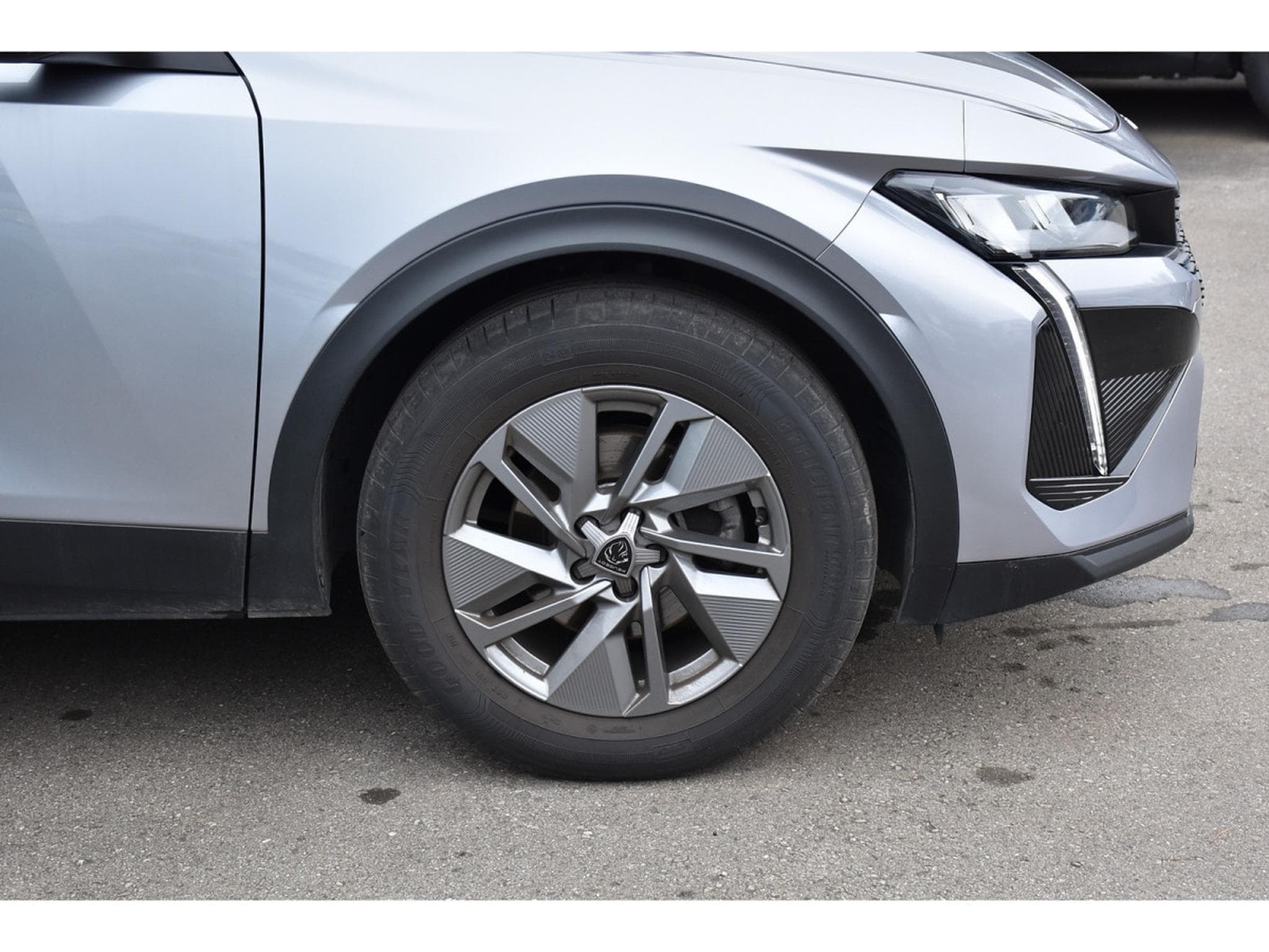 Peugeot 408 1.2 PureTech Allure EAT8 ACC LANE GPS CAM 1° MAIN (2024) - Foto 5