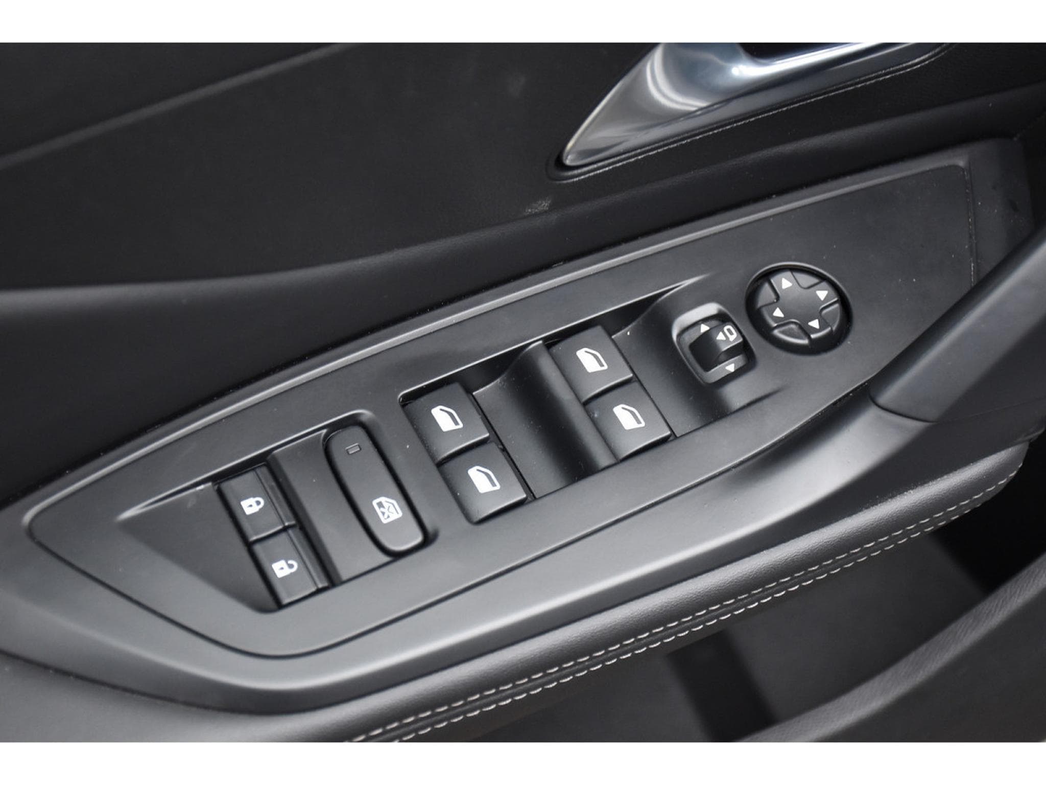 Peugeot 408 1.2 PureTech Allure EAT8 ACC LANE GPS CAM 1° MAIN (2024) - Foto 21
