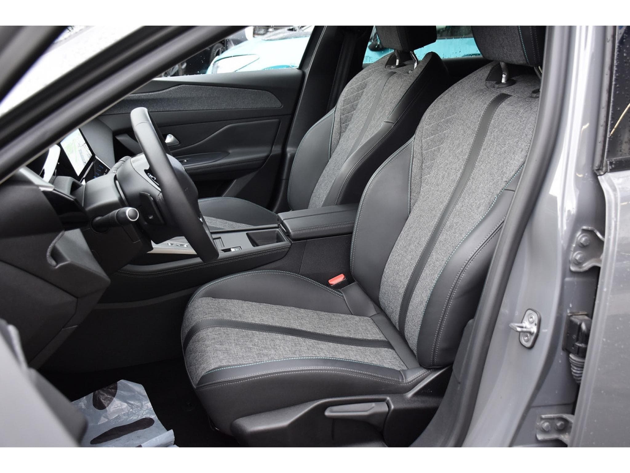 Peugeot 408 1.2 PureTech Allure EAT8 ACC LANE GPS CAM 1° MAIN (2024) - Foto 6