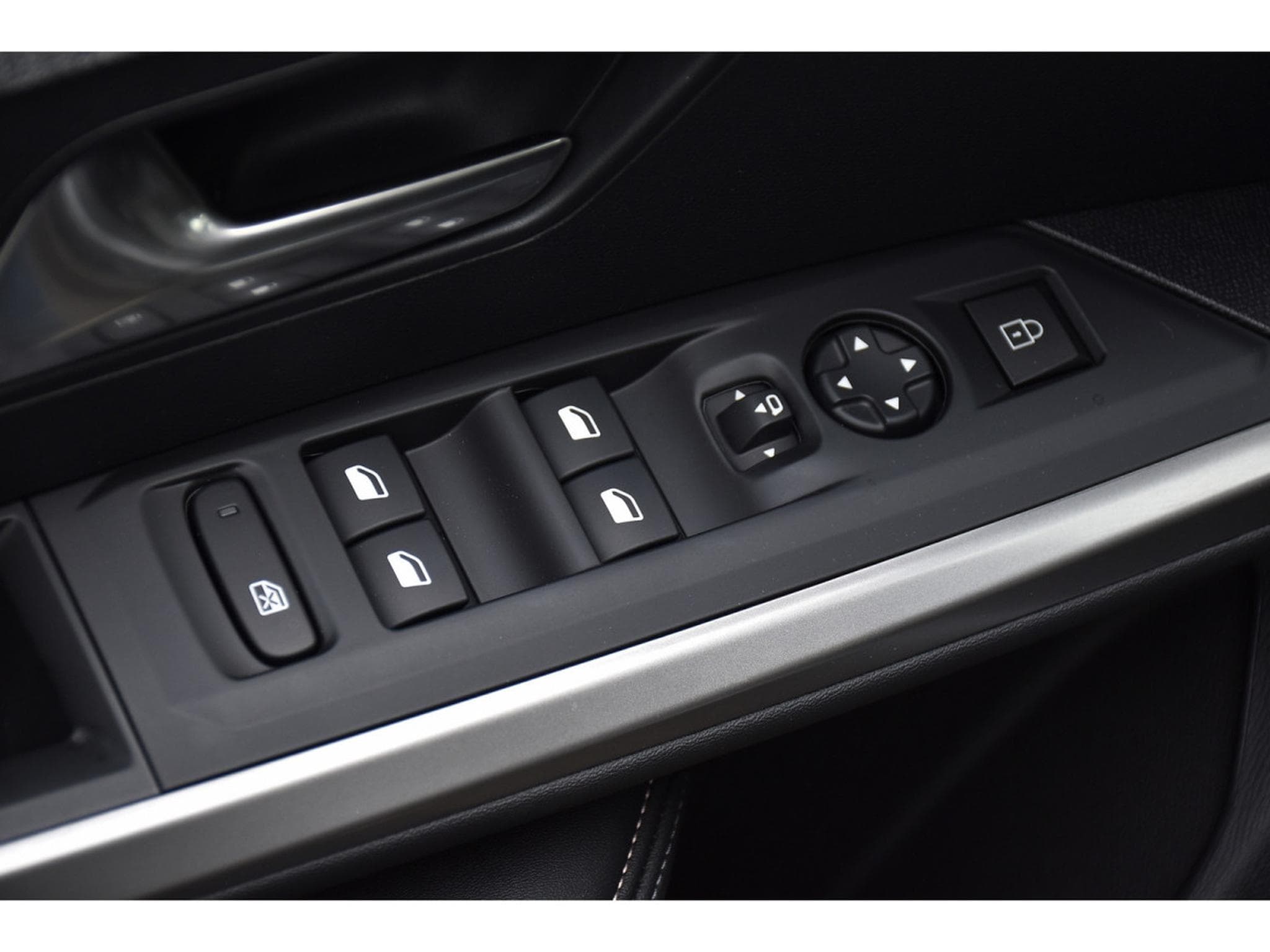 Peugeot 5008 Hybrid 145 Allure e-DCS ACC SG CHFF CAM360 NEUF (2026) - Foto 21