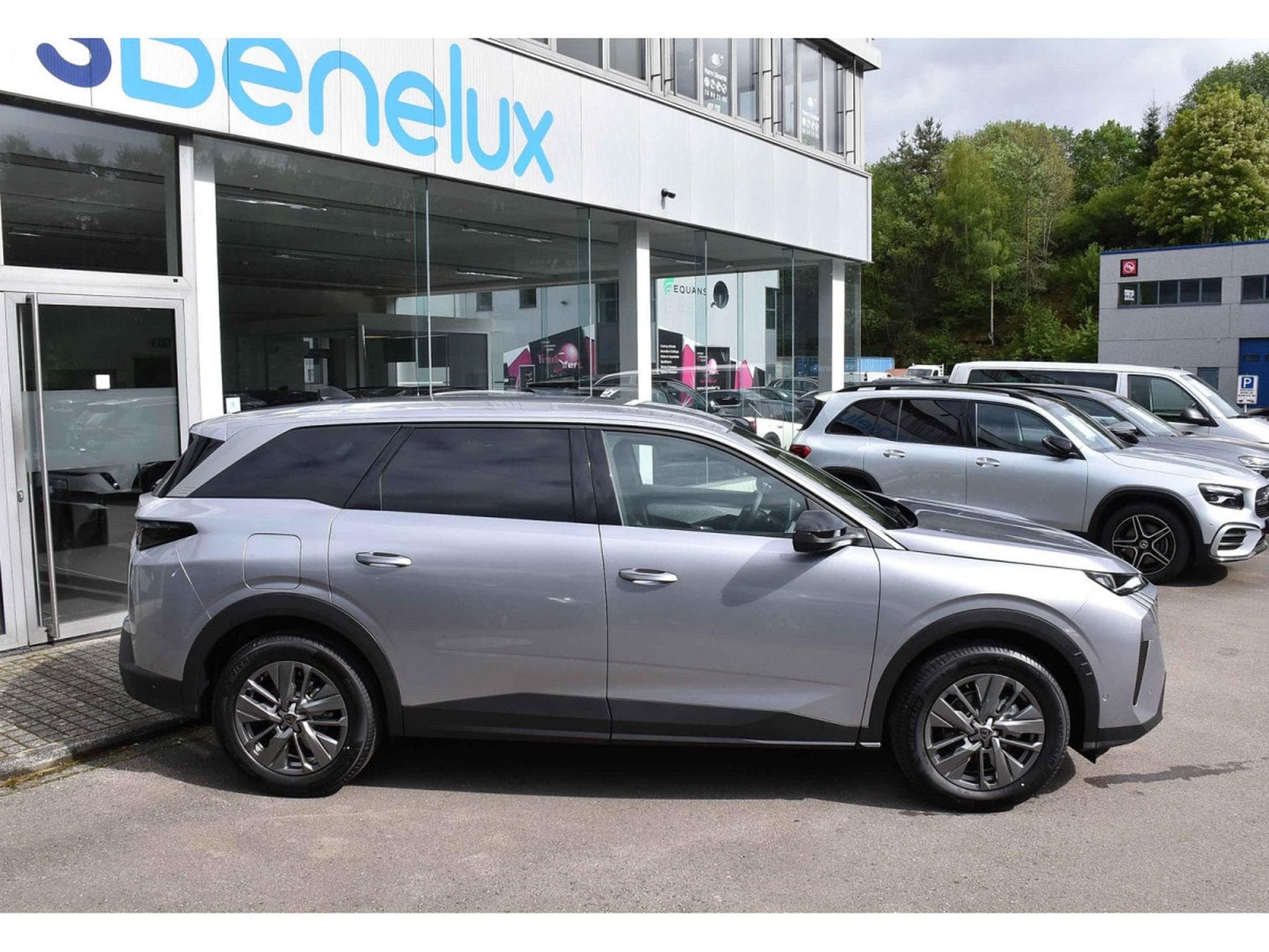 Peugeot 5008 Hybrid 145 Allure e-DCS ACC SG CHFF CAM360 NEUF (2026) - Foto 3