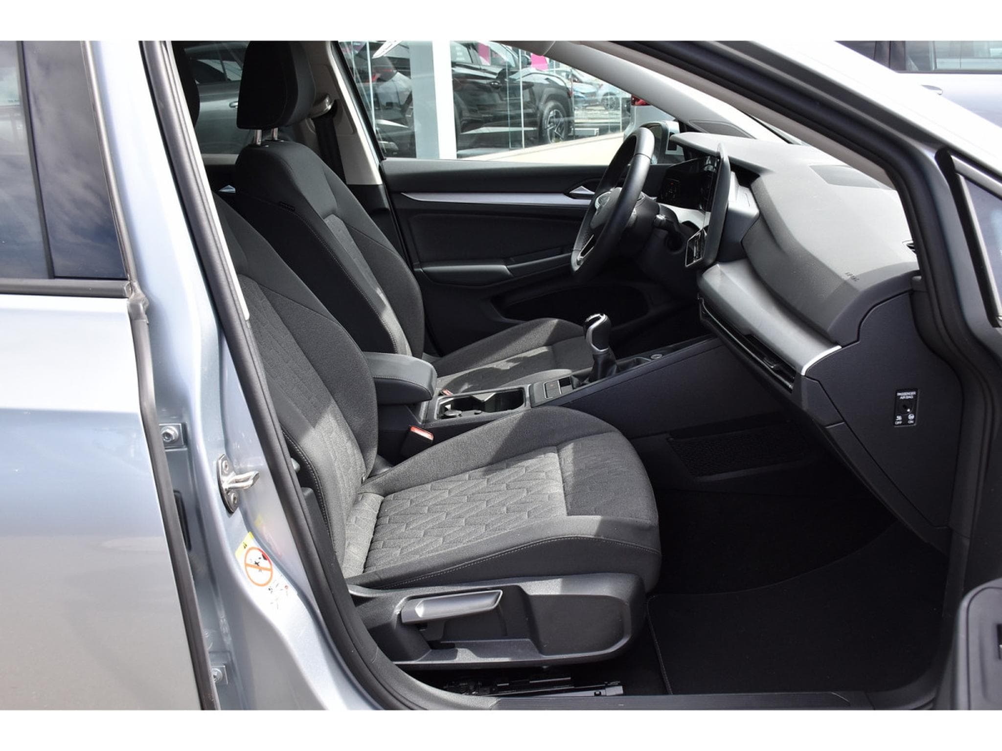 VW Golf 2.0 TDI Life GARANTIE 2028 ACC TRAVEL SIDE CAM ATT RMQ 1° M. (2025) - Foto 7
