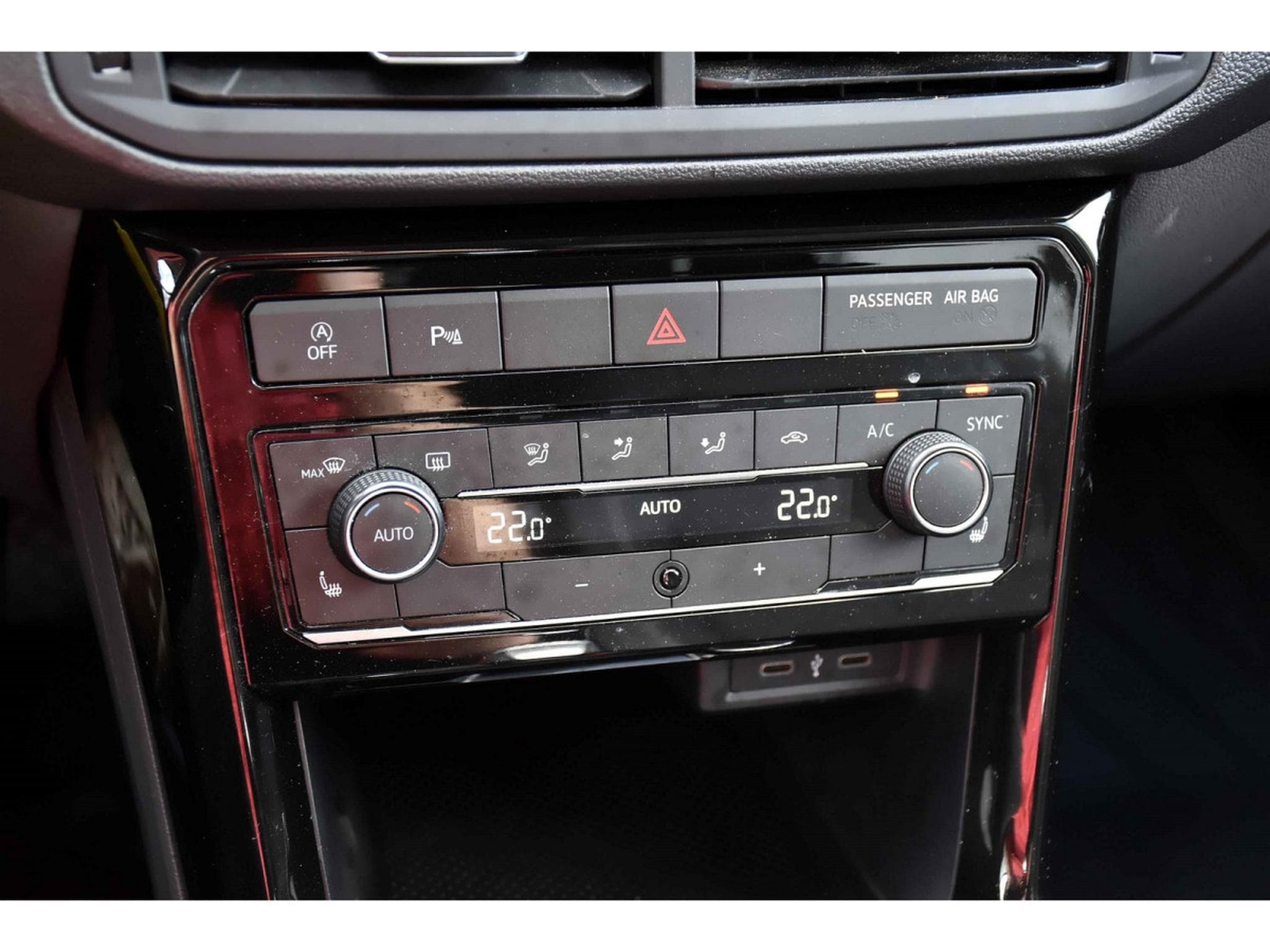 VW T-Cross 1.0 TSI Style DSG ACC LANE SIDE GPS LED 1° MAIN (2021) - Foto 17