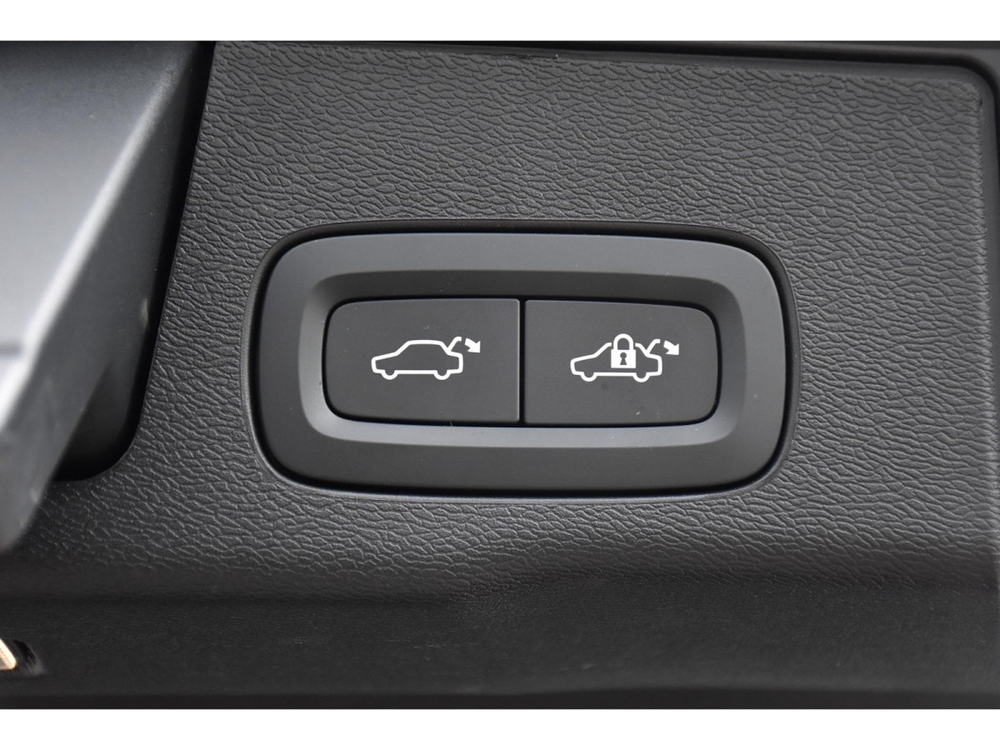 Volvo XC60 2.0 B4 Plus Dark Geartronic TO CUIR MEMO HARMAN PILOT 1°MAIN (2024) - Foto 23
