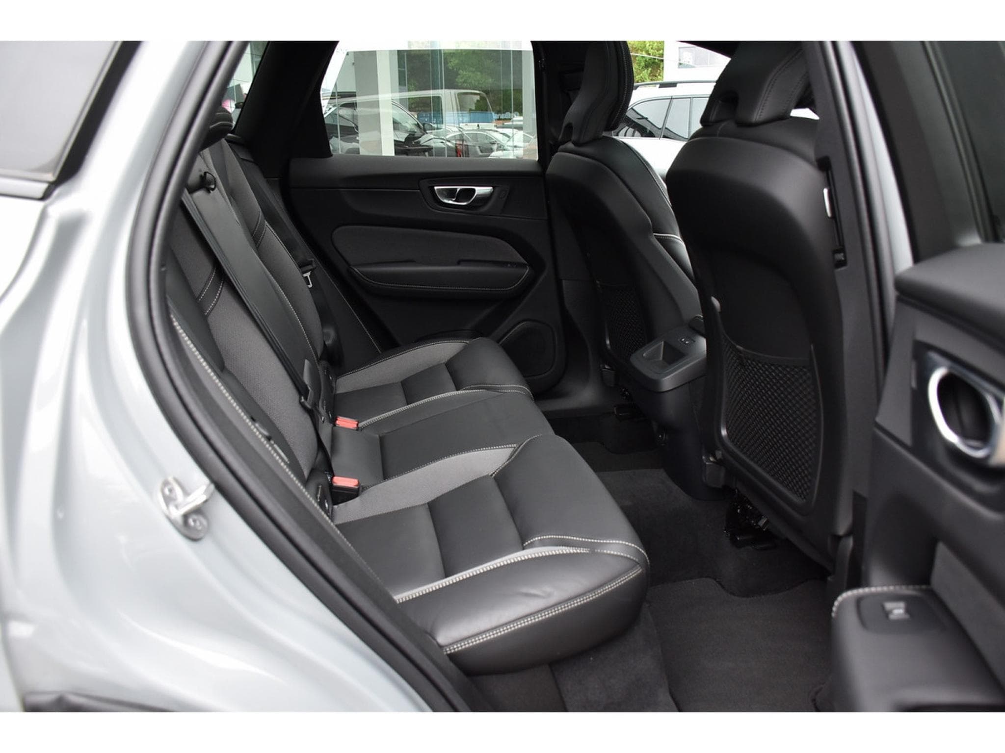 Volvo XC60 2.0 B4 Plus Dark Geartronic TO CUIR MEMO HARMAN PILOT 1°MAIN (2024) - Foto 8