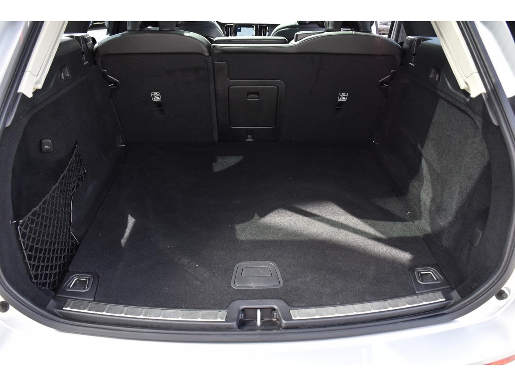 Volvo XC60 2.0 T5 Momentum Geartronic MEMO PANO BLIS CAM360 1° MAIN (2019) - Foto 24