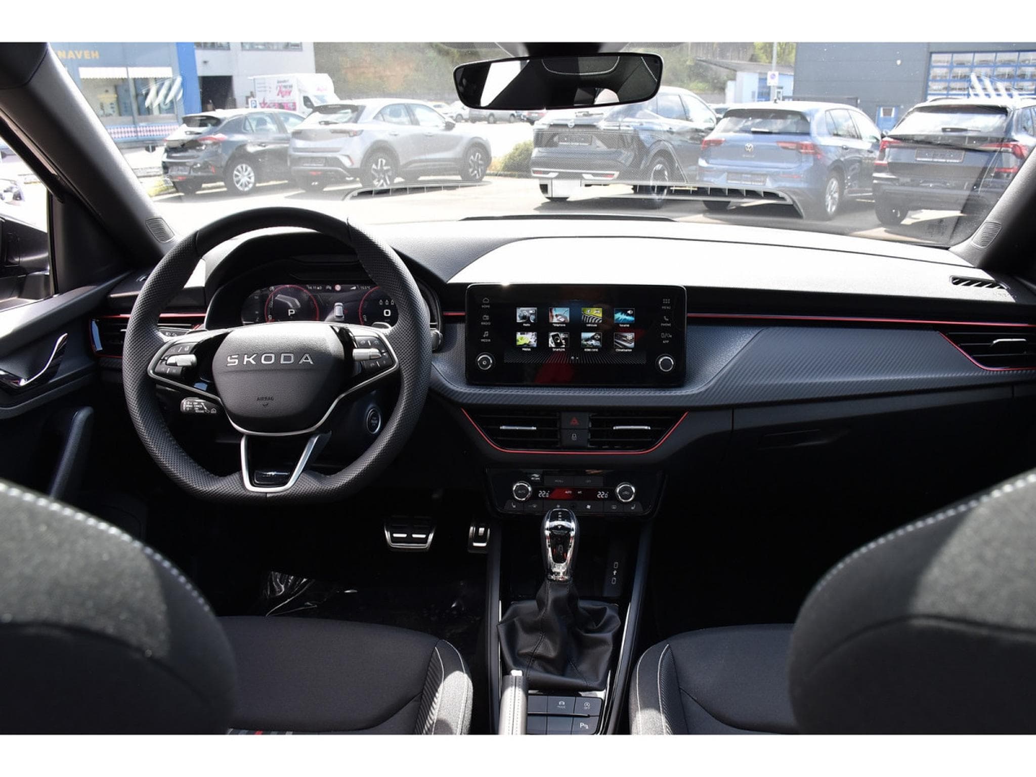 Skoda Kamiq 1.5 TSI Monte Carlo DSG PANO ACC TRAVEL SIDE KESSY NEUF (2026) - Foto 10