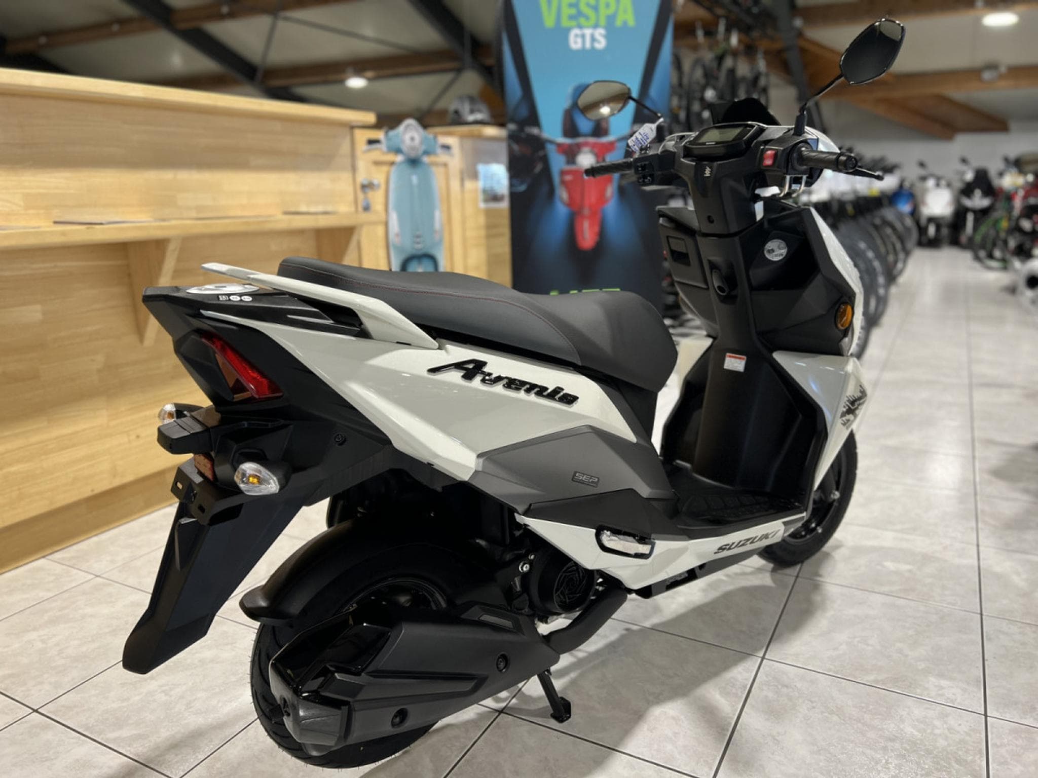 Suzuki Avenis 125 (2025) - Foto 3