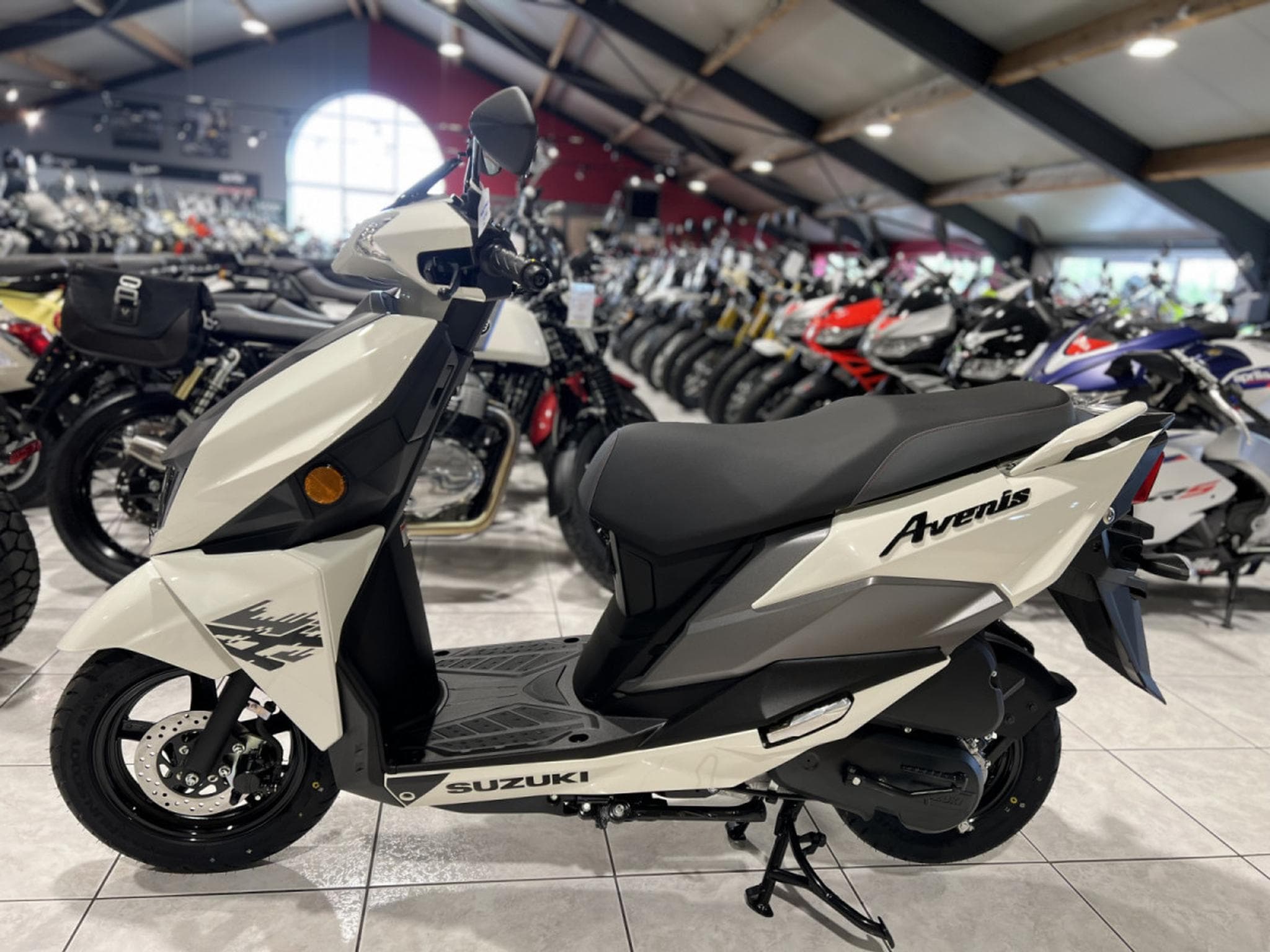 Suzuki Avenis 125 (2025) - Foto 4