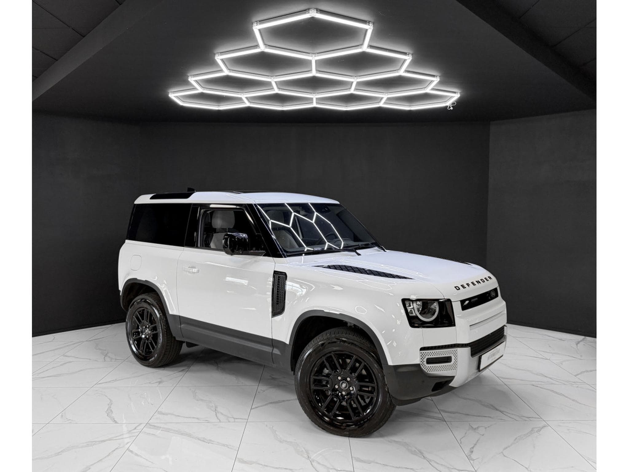 Land-Rover Defender 90 D200 S WARRANTY 2030 (2025) - Photo 7