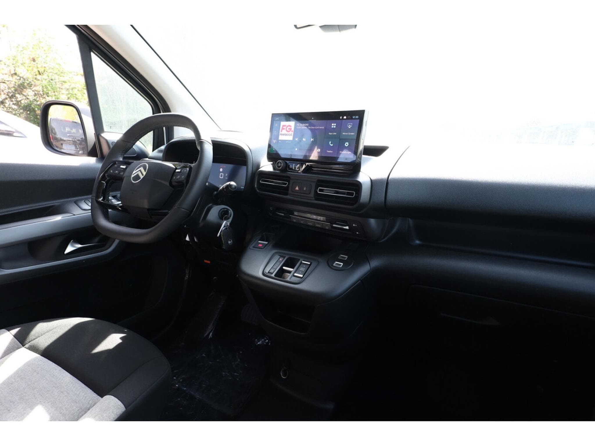 Citroën Berlingo 1.5 BlueHDi 130 EAT8 MAX (2025) - Foto 10