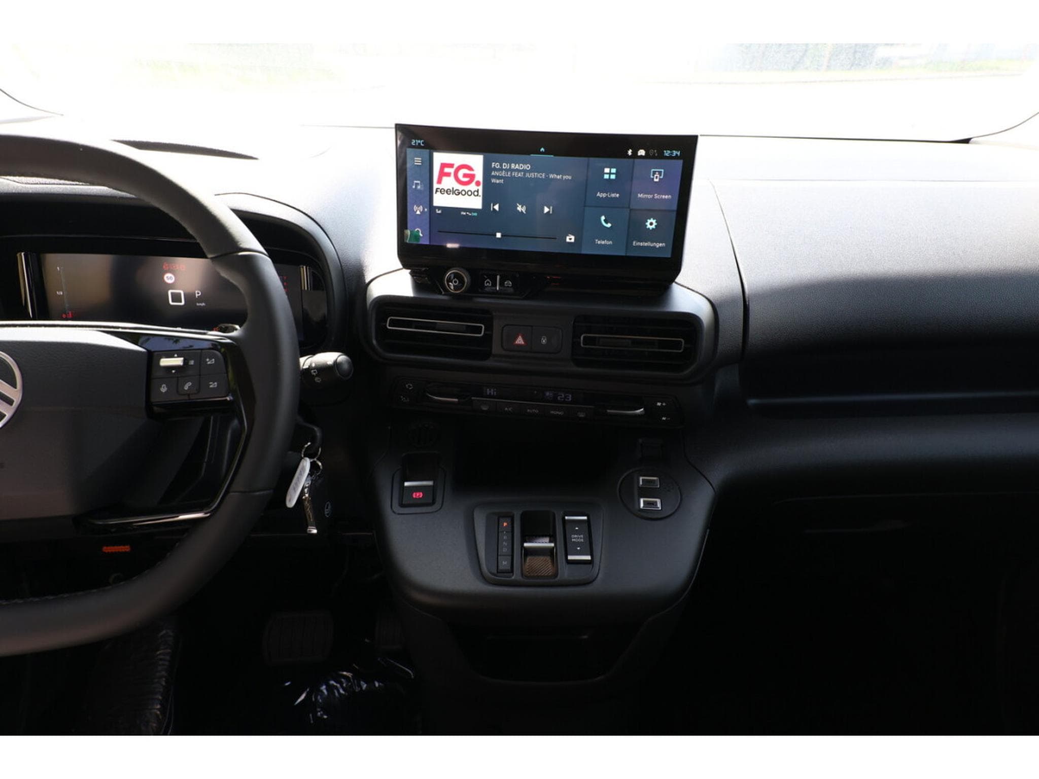 Citroën Berlingo 1.5 BlueHDi 130 EAT8 MAX (2025) - Foto 9