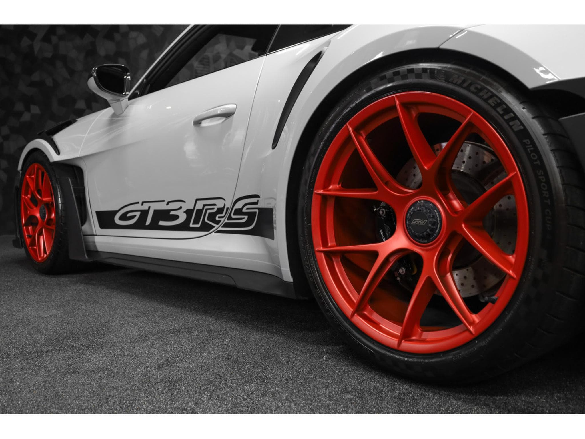 Porsche 911 GT3 RS PDK - PACK WEISSACH (2023) - Photo 16