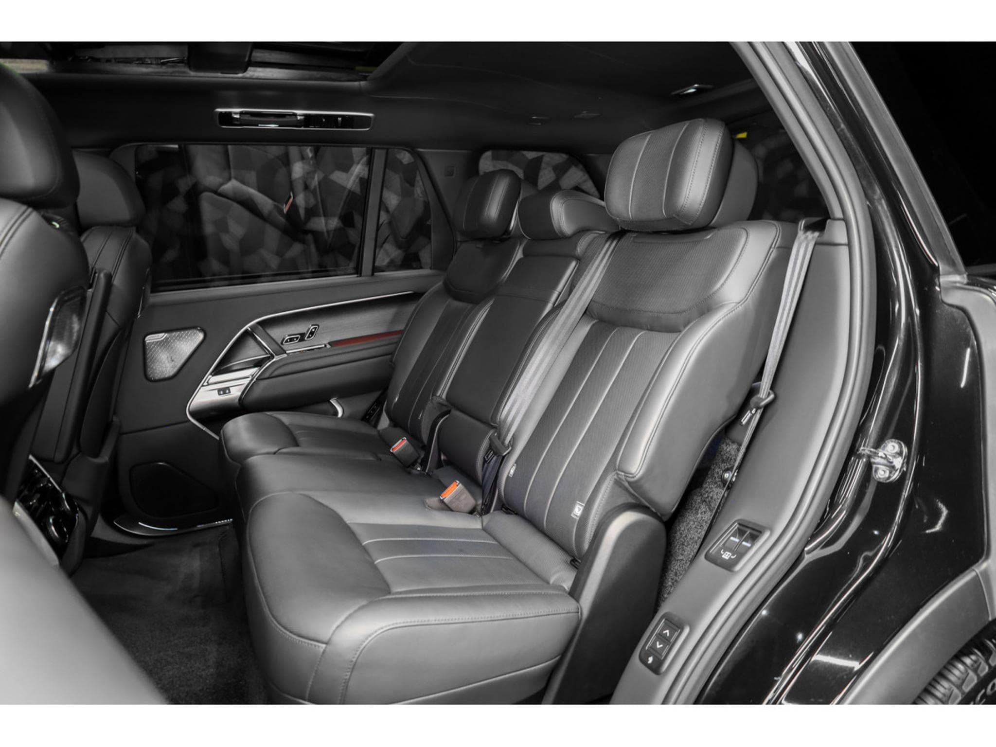 Land-Rover Range Rover P530 4.4 V8 LWB AUTOBIOGRAPHY - 7 PLACES (2024) - Photo 10