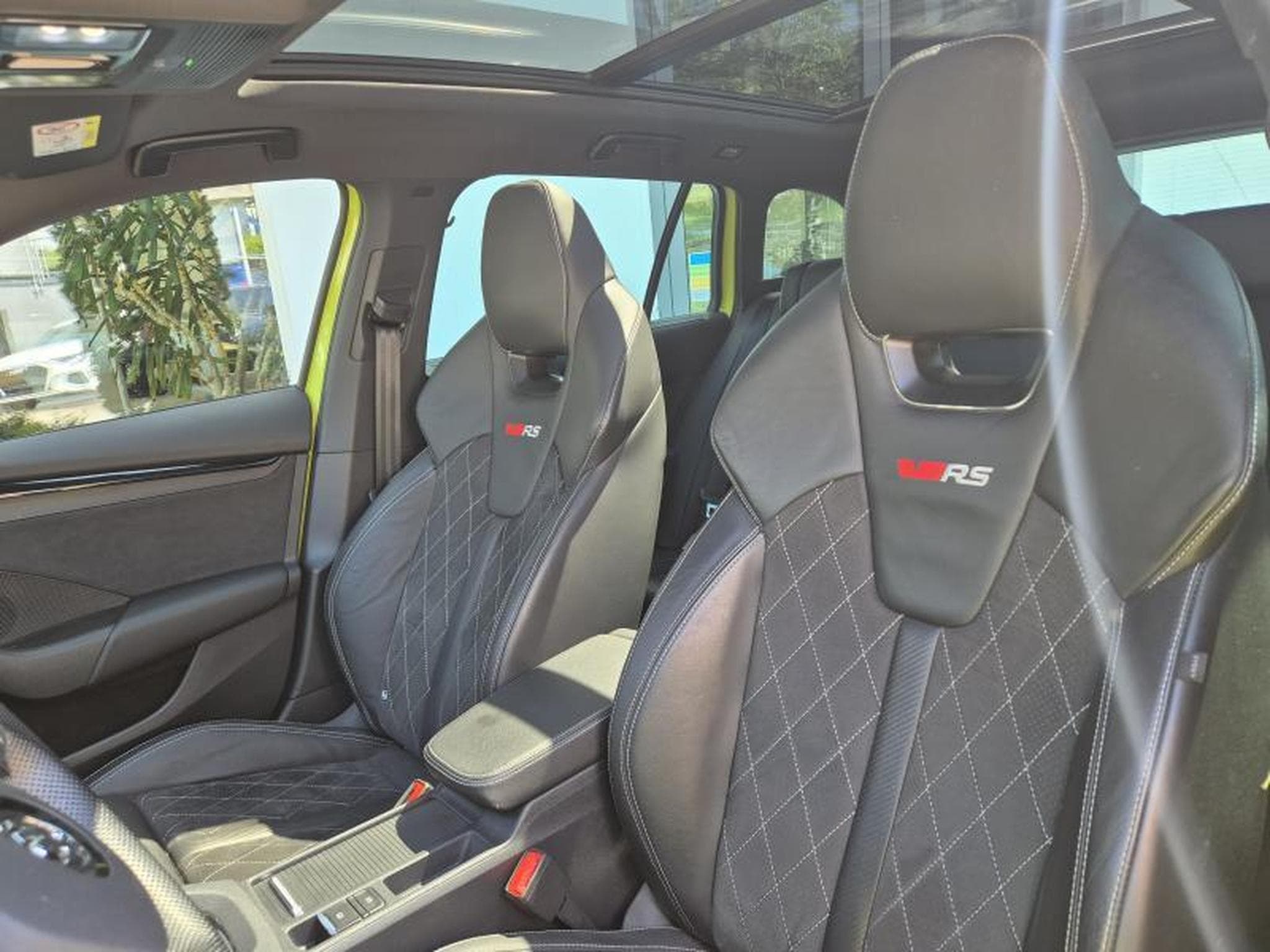 Skoda Octavia RS (2023) - Foto 7
